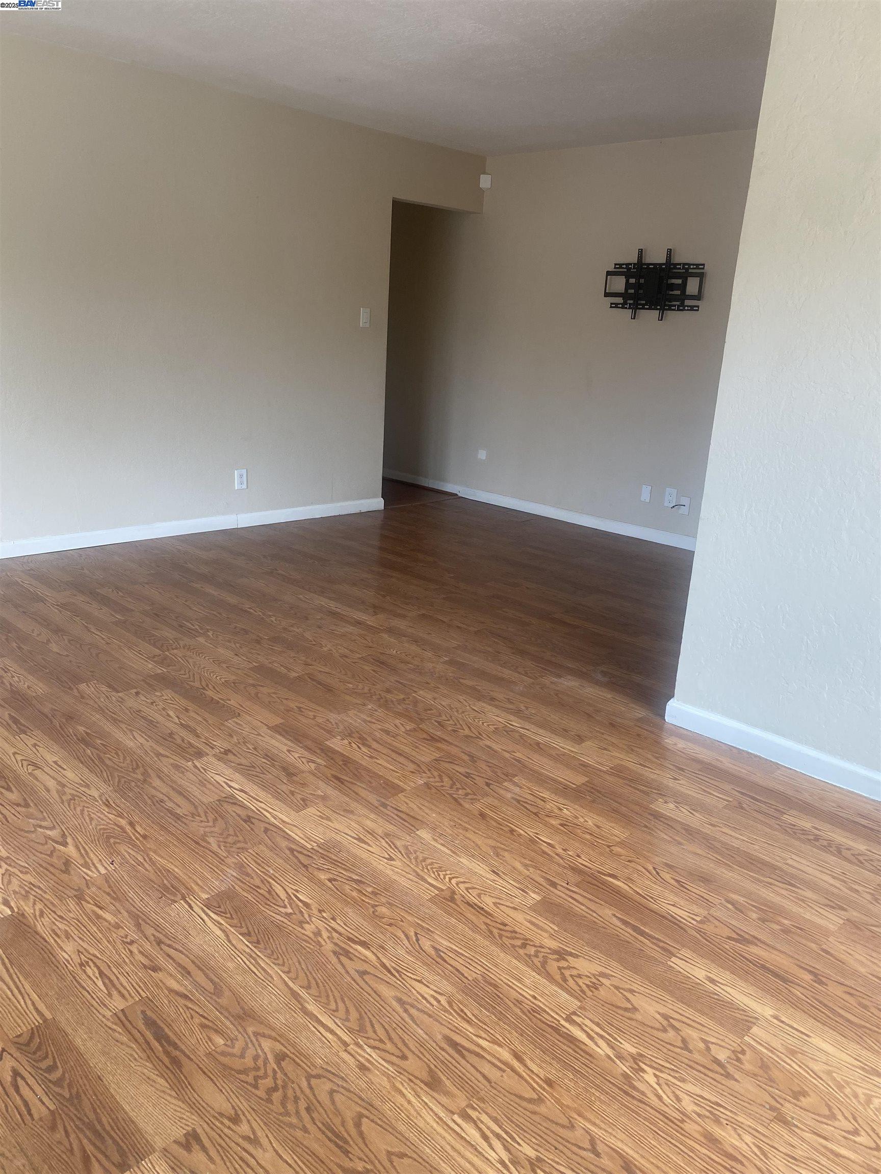 Detail Gallery Image 5 of 13 For 2304 Peppertree #4,  Antioch,  CA 94509 - 2 Beds | 1 Baths