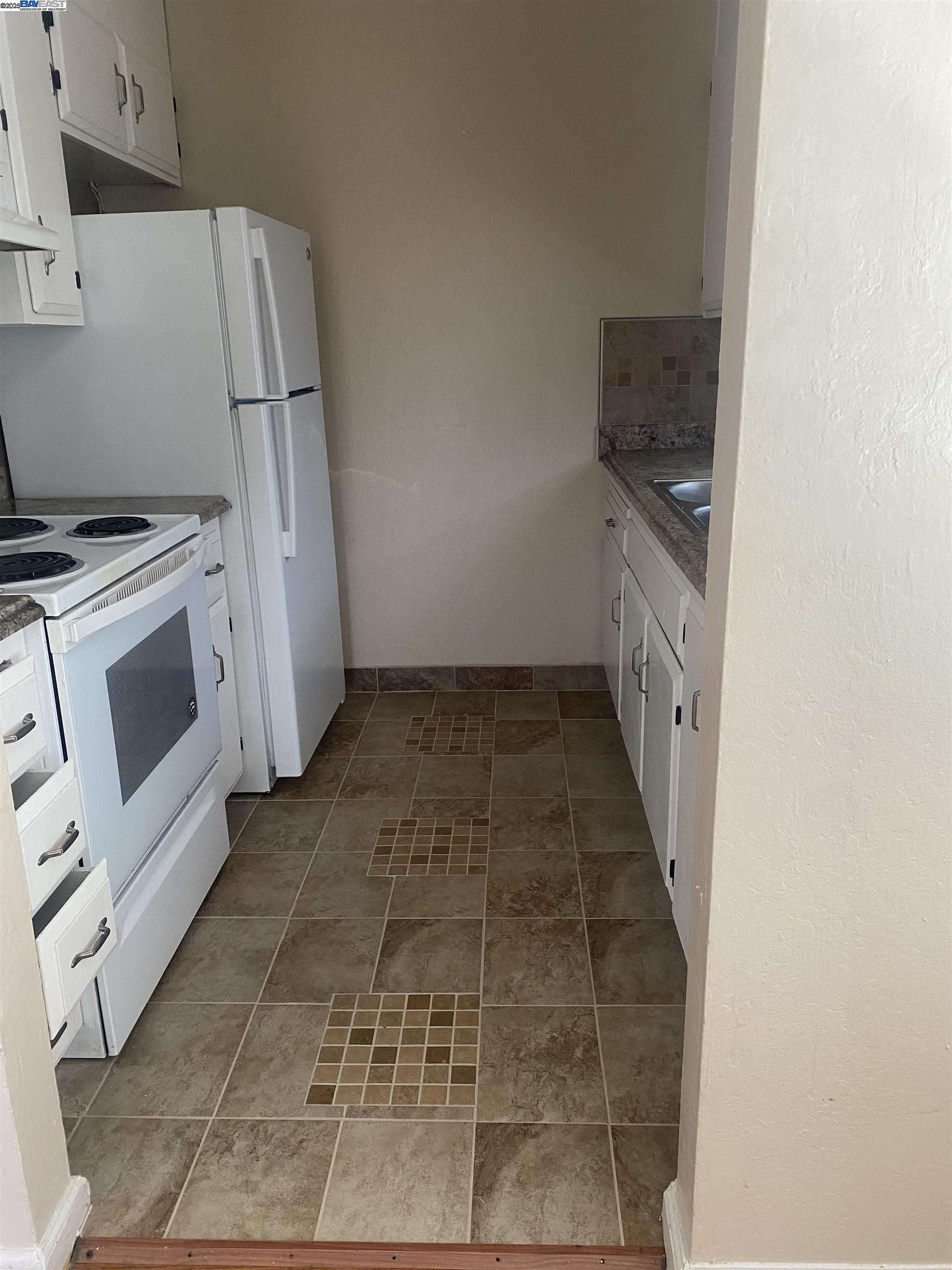 Detail Gallery Image 6 of 13 For 2304 Peppertree #4,  Antioch,  CA 94509 - 2 Beds | 1 Baths