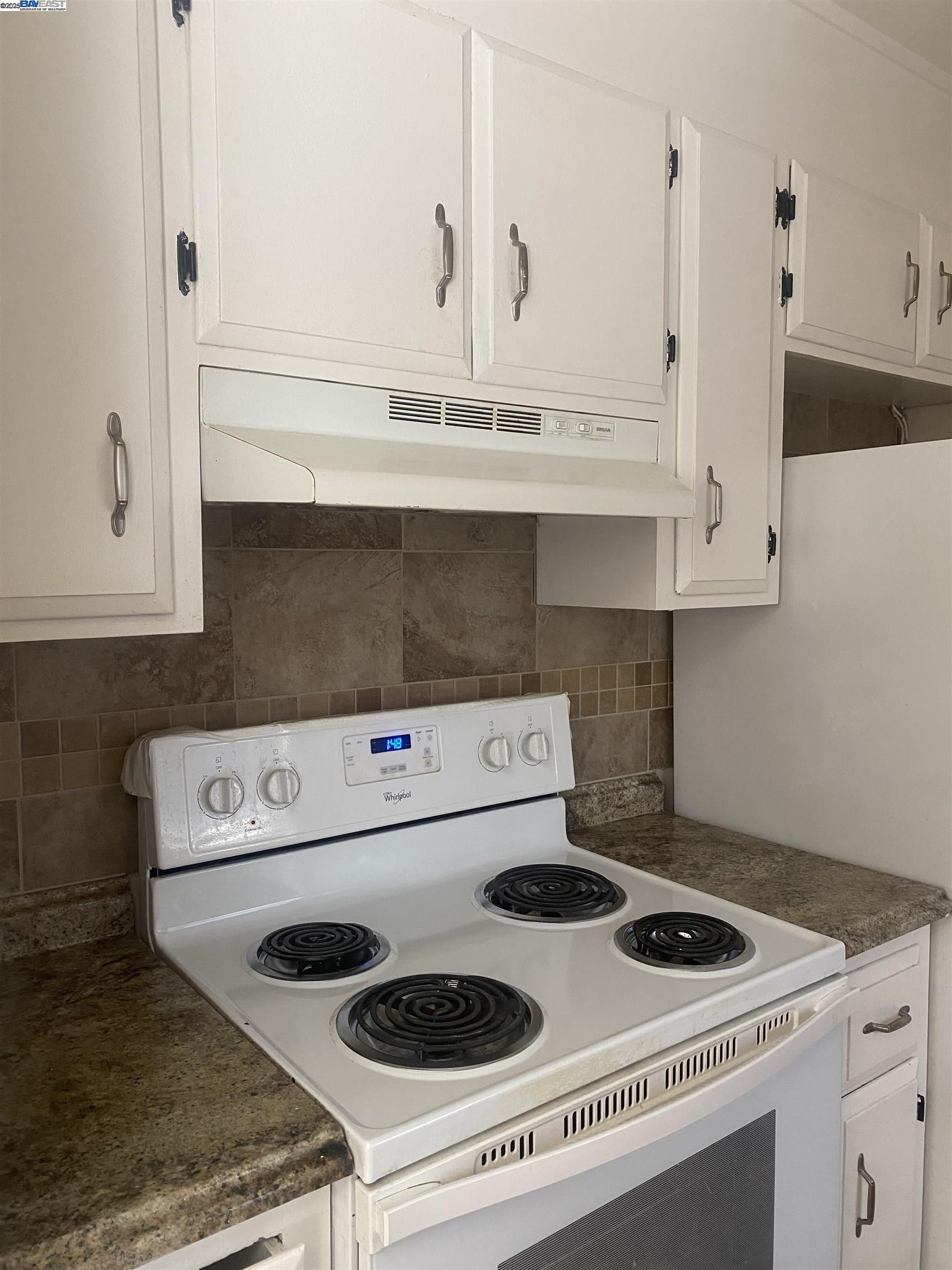 Detail Gallery Image 7 of 13 For 2304 Peppertree #4,  Antioch,  CA 94509 - 2 Beds | 1 Baths