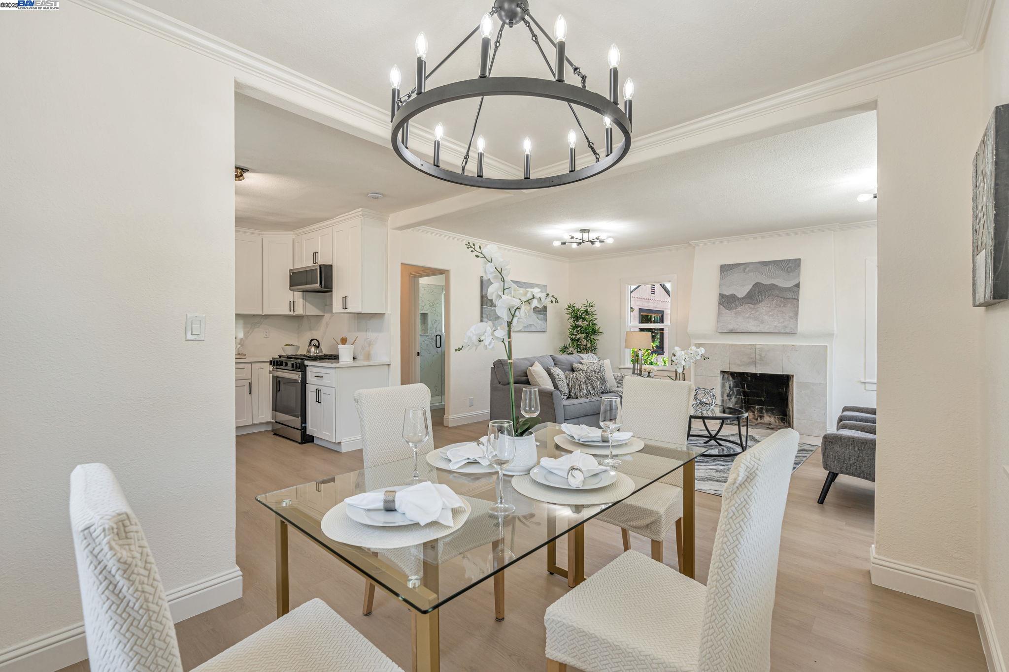 Detail Gallery Image 14 of 36 For 6927 Sunkist Dr, Oakland,  CA 94605 - 4 Beds | 2 Baths