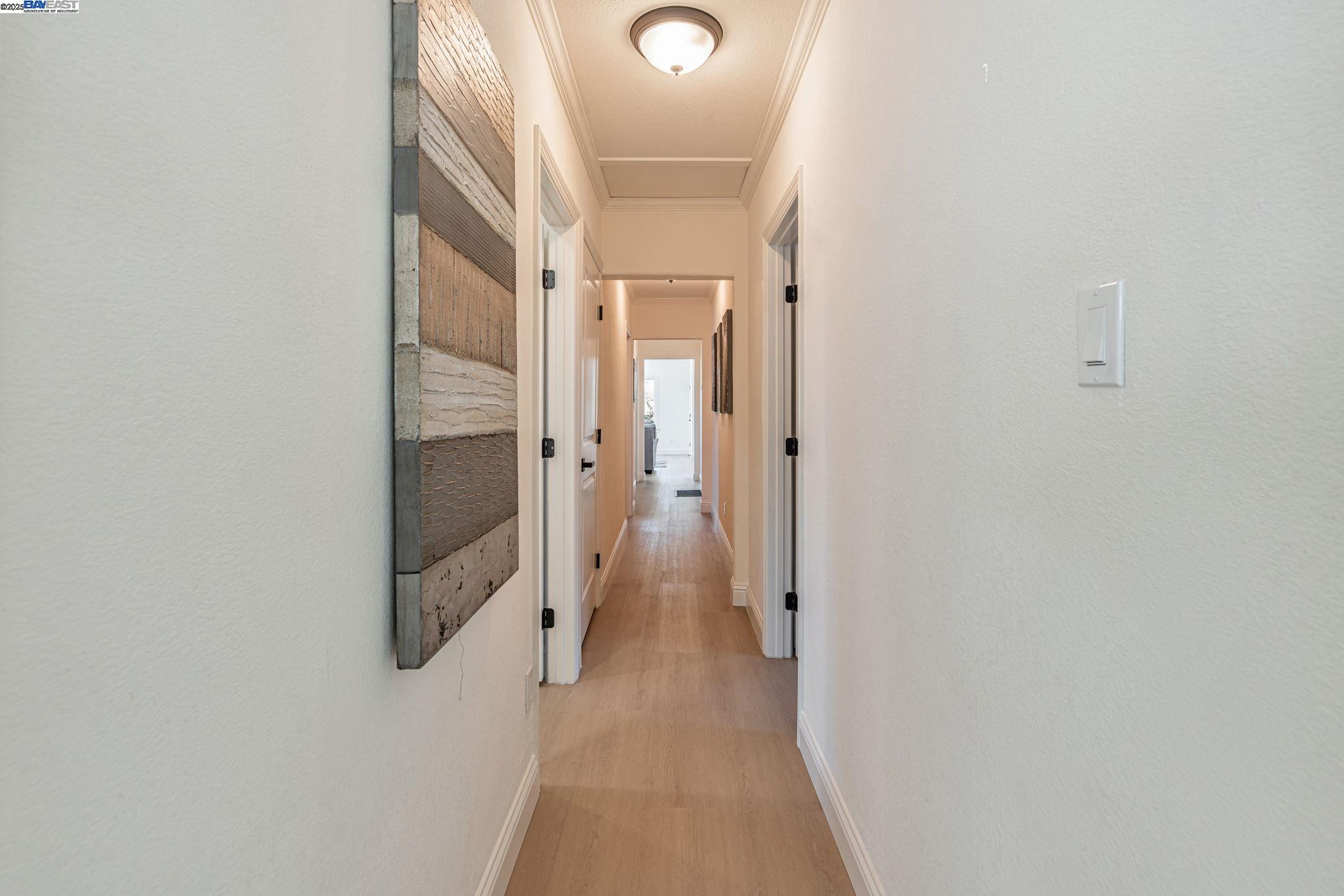 Detail Gallery Image 15 of 36 For 6927 Sunkist Dr, Oakland,  CA 94605 - 4 Beds | 2 Baths