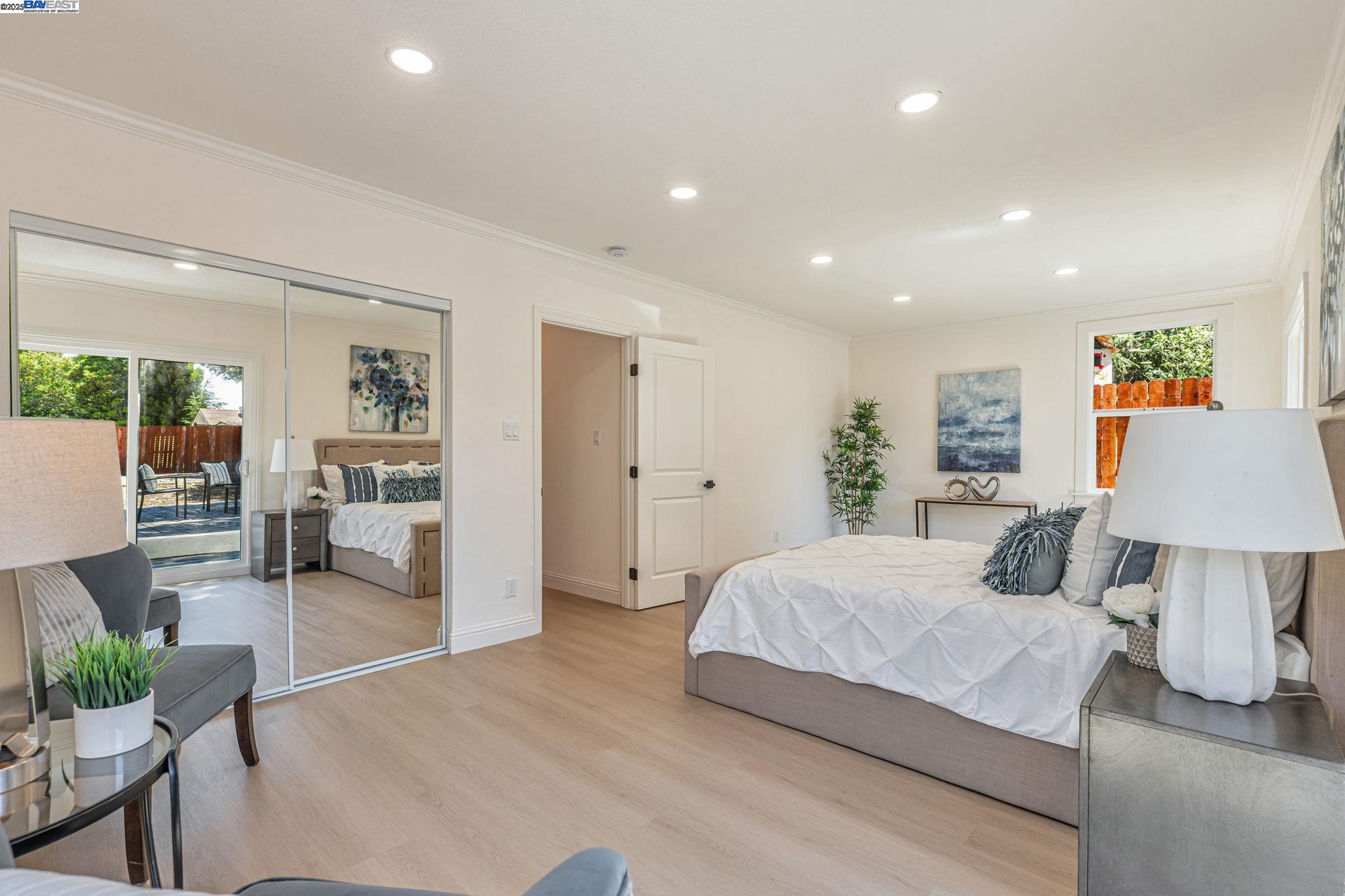 Detail Gallery Image 24 of 36 For 6927 Sunkist Dr, Oakland,  CA 94605 - 4 Beds | 2 Baths