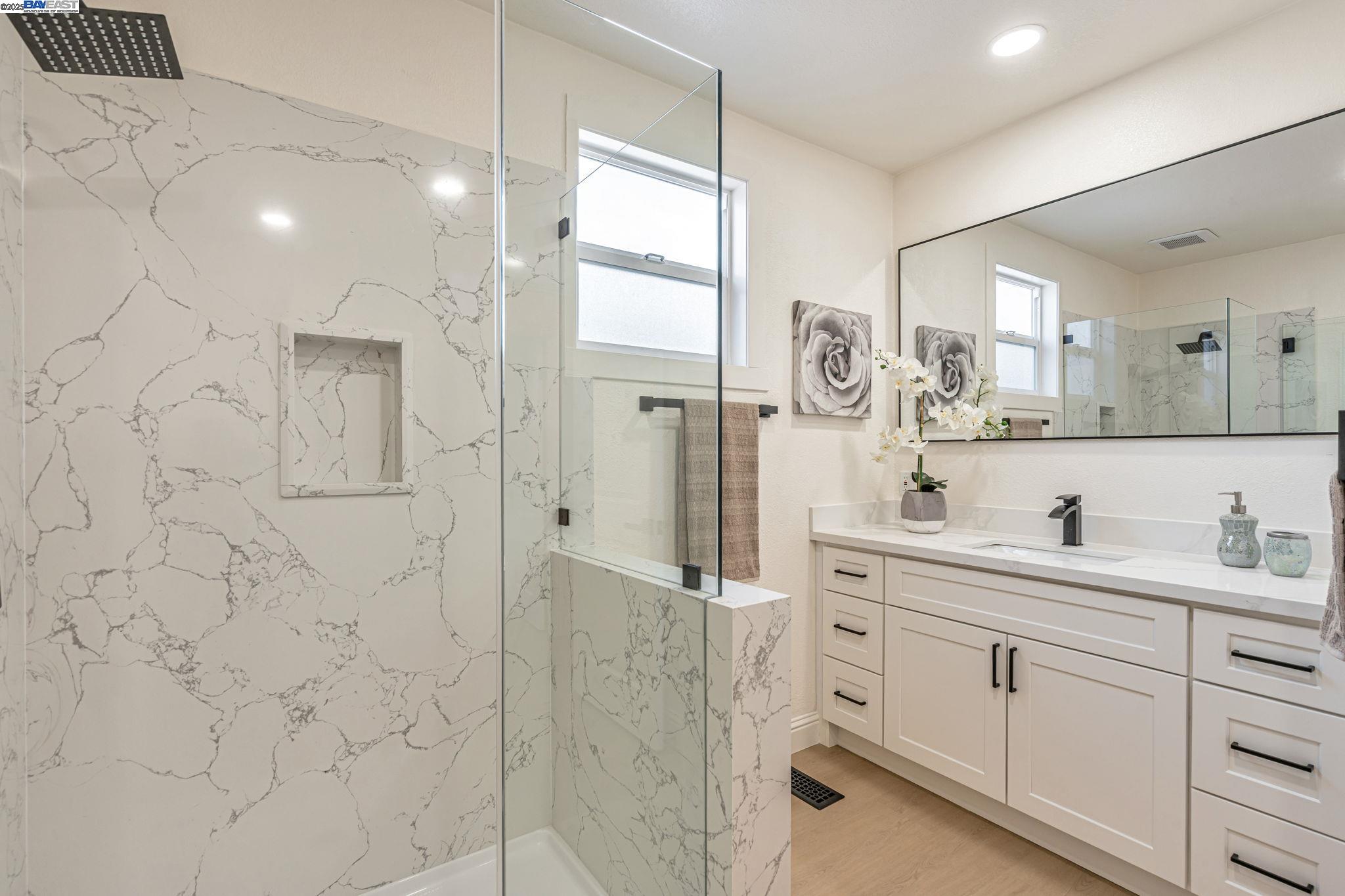Detail Gallery Image 29 of 36 For 6927 Sunkist Dr, Oakland,  CA 94605 - 4 Beds | 2 Baths