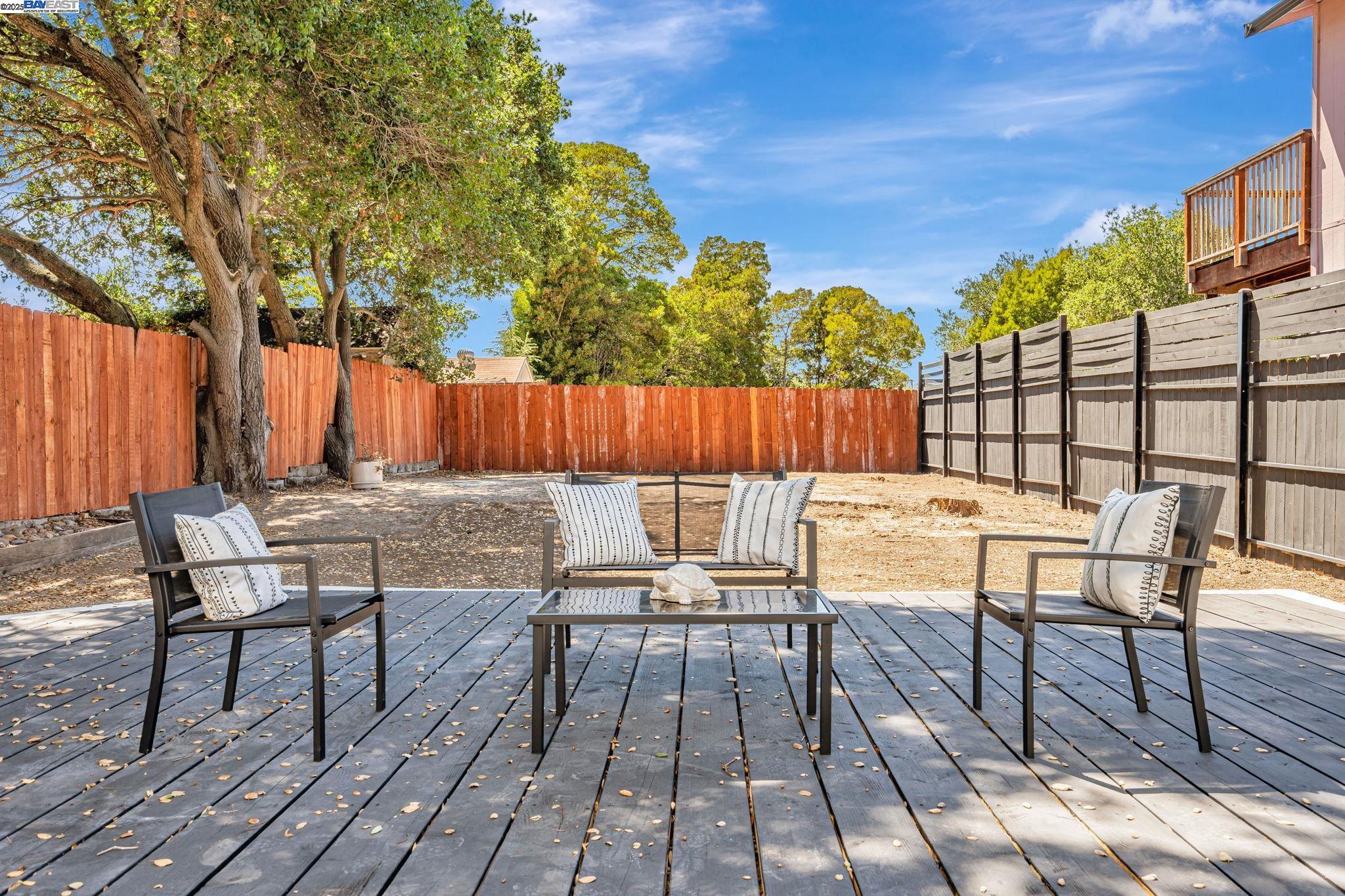 Detail Gallery Image 32 of 36 For 6927 Sunkist Dr, Oakland,  CA 94605 - 4 Beds | 2 Baths