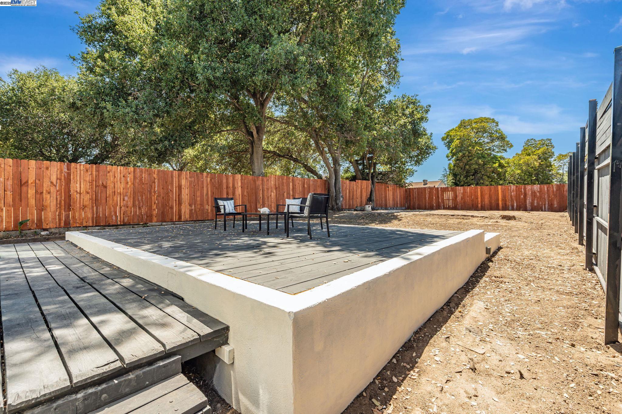 Detail Gallery Image 33 of 36 For 6927 Sunkist Dr, Oakland,  CA 94605 - 4 Beds | 2 Baths