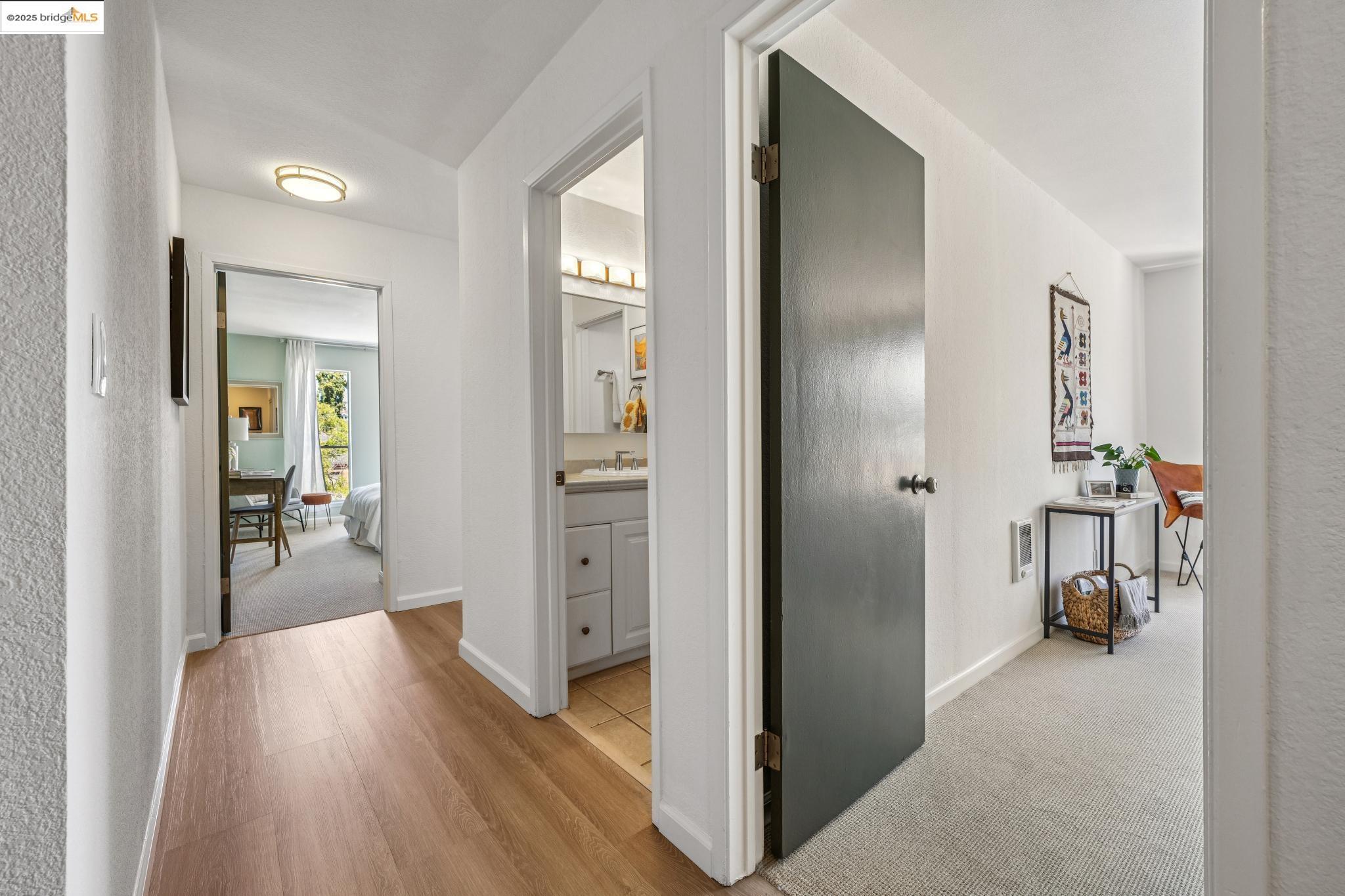 Detail Gallery Image 14 of 34 For 466 Crescent St #401,  Oakland,  CA 94610 - 3 Beds | 2 Baths