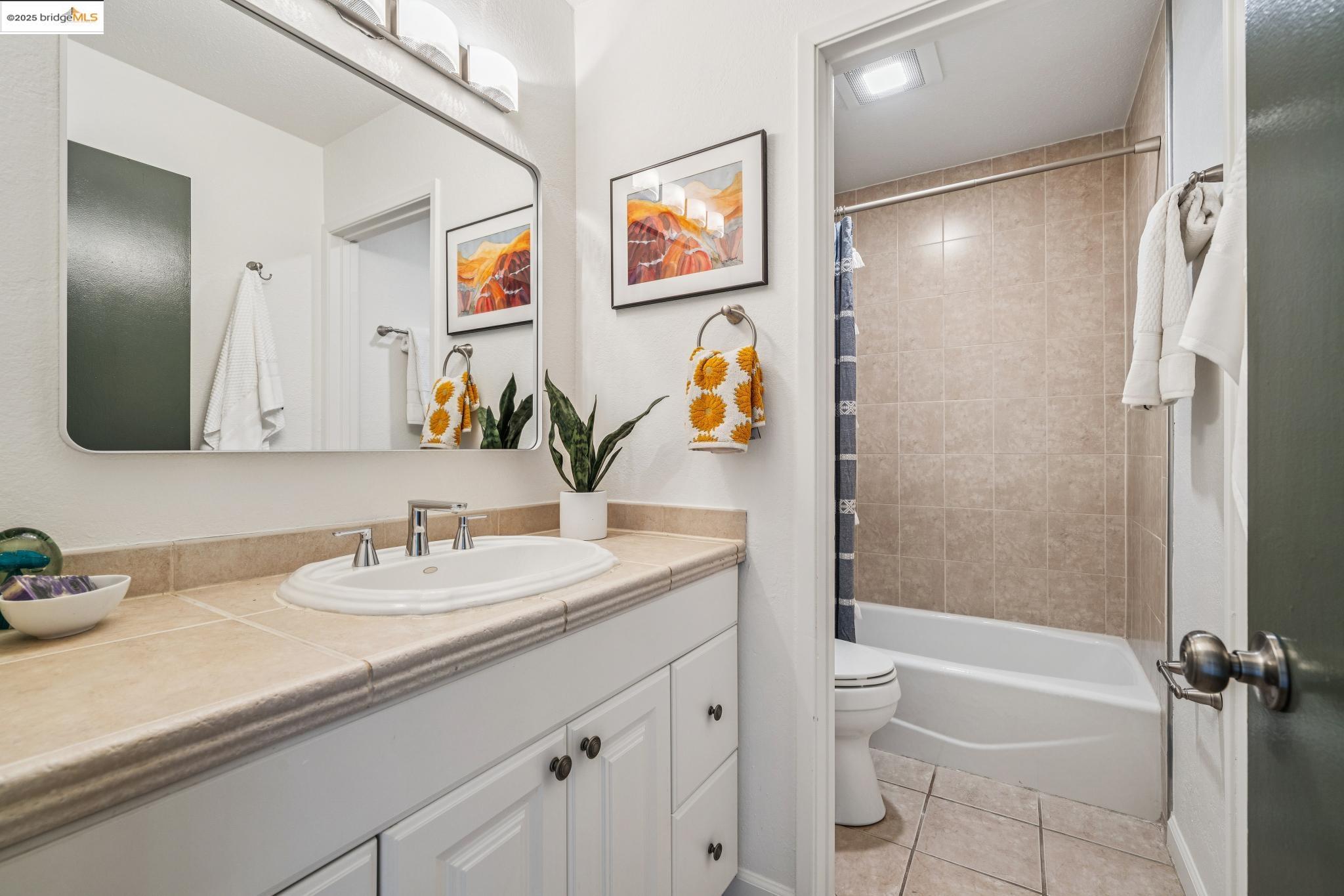 Detail Gallery Image 19 of 34 For 466 Crescent St #401,  Oakland,  CA 94610 - 3 Beds | 2 Baths