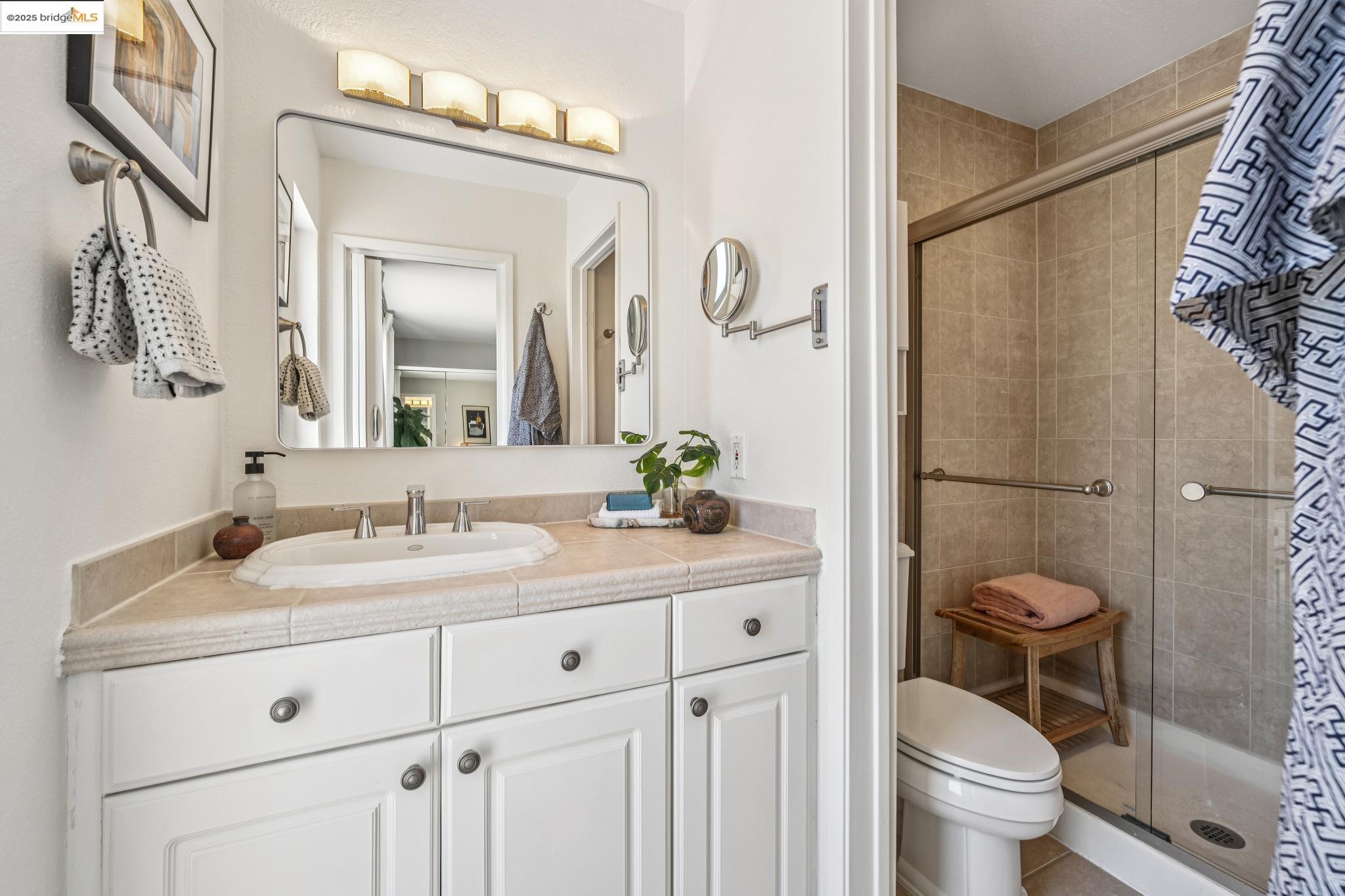 Detail Gallery Image 27 of 34 For 466 Crescent St #401,  Oakland,  CA 94610 - 3 Beds | 2 Baths