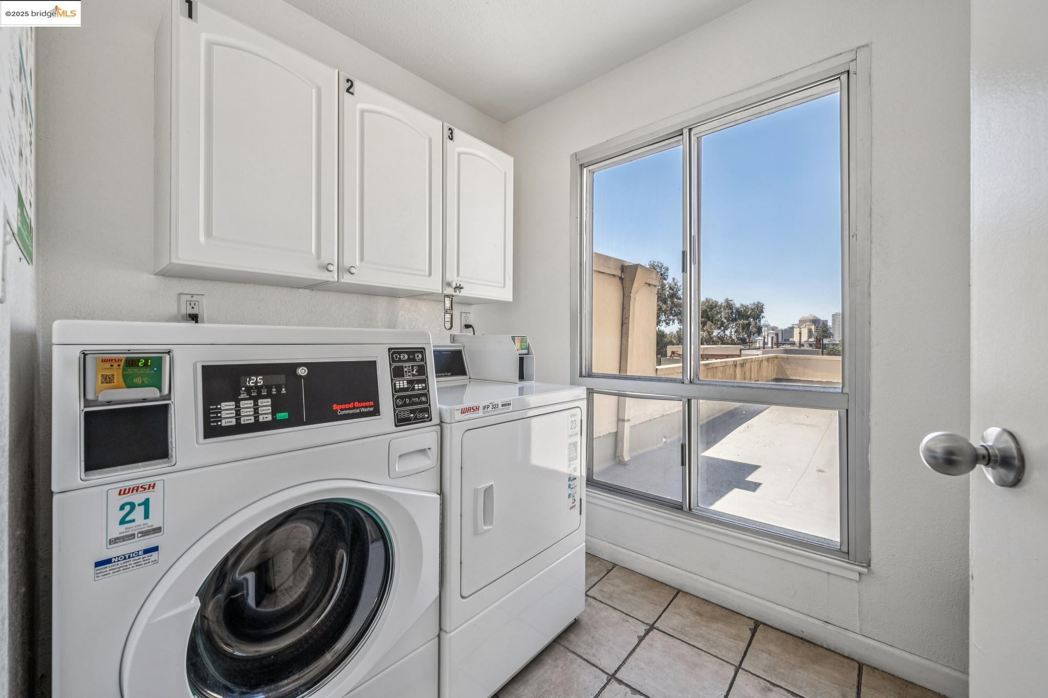 Detail Gallery Image 29 of 34 For 466 Crescent St #401,  Oakland,  CA 94610 - 3 Beds | 2 Baths