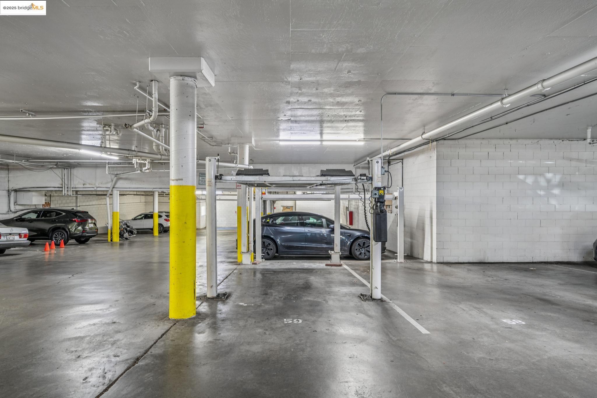 Detail Gallery Image 30 of 34 For 466 Crescent St #401,  Oakland,  CA 94610 - 3 Beds | 2 Baths