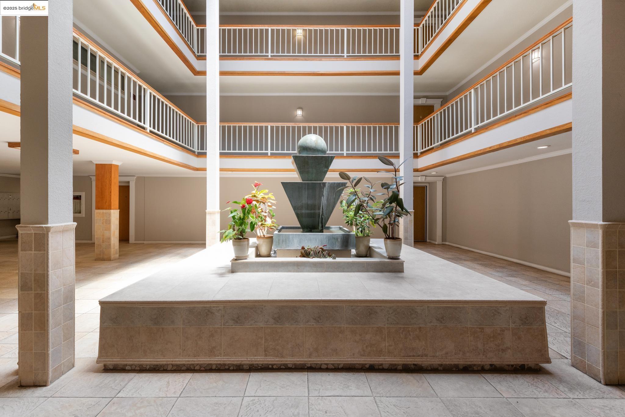 Detail Gallery Image 31 of 34 For 466 Crescent St #401,  Oakland,  CA 94610 - 3 Beds | 2 Baths
