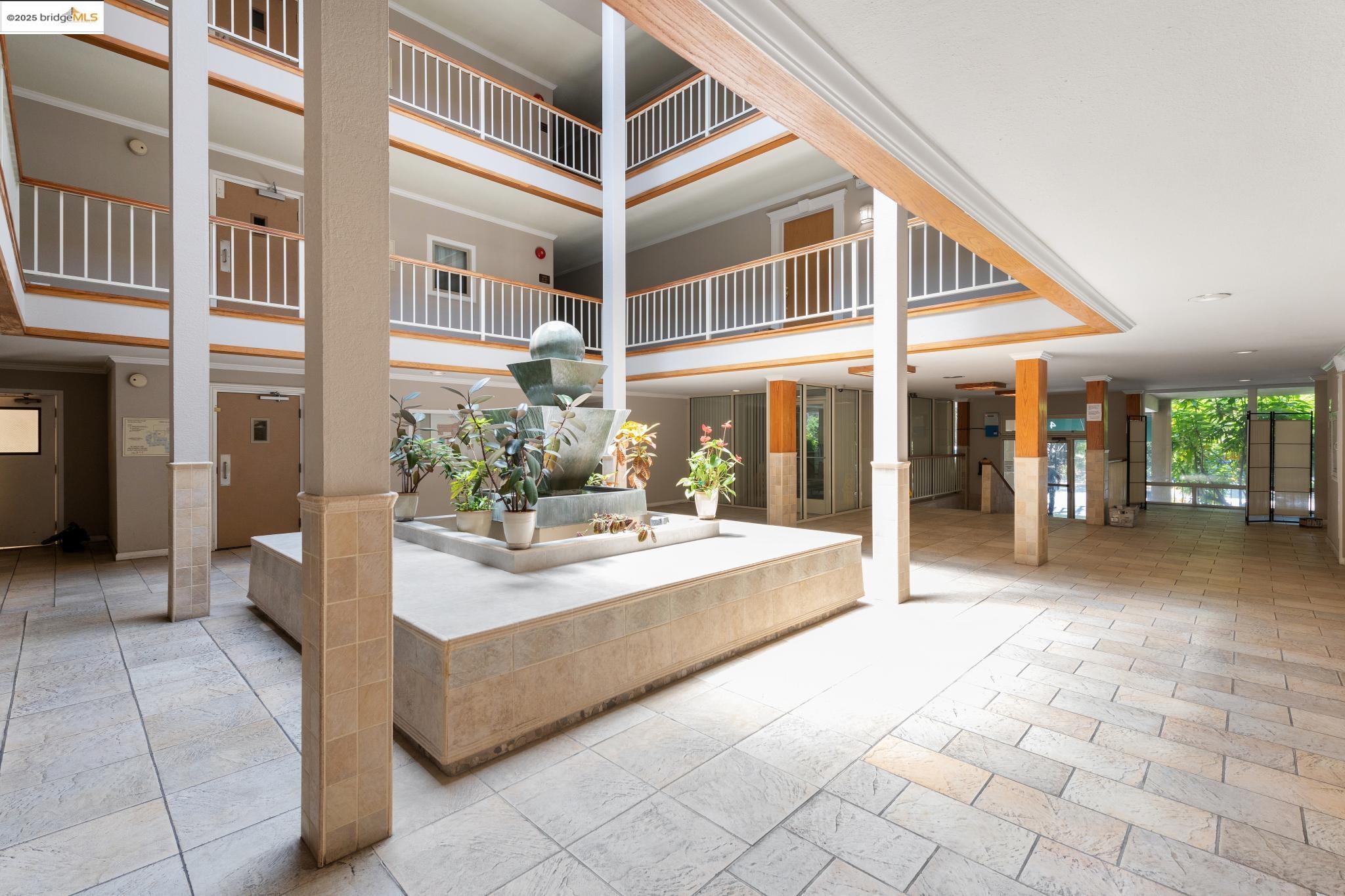 Detail Gallery Image 32 of 34 For 466 Crescent St #401,  Oakland,  CA 94610 - 3 Beds | 2 Baths