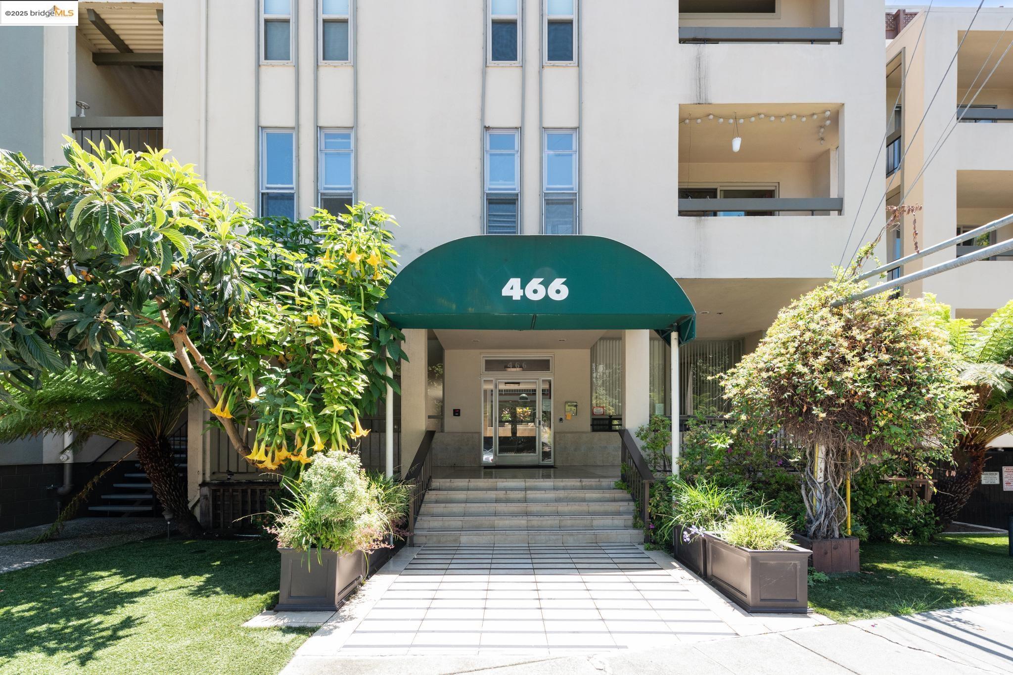 Detail Gallery Image 33 of 34 For 466 Crescent St #401,  Oakland,  CA 94610 - 3 Beds | 2 Baths