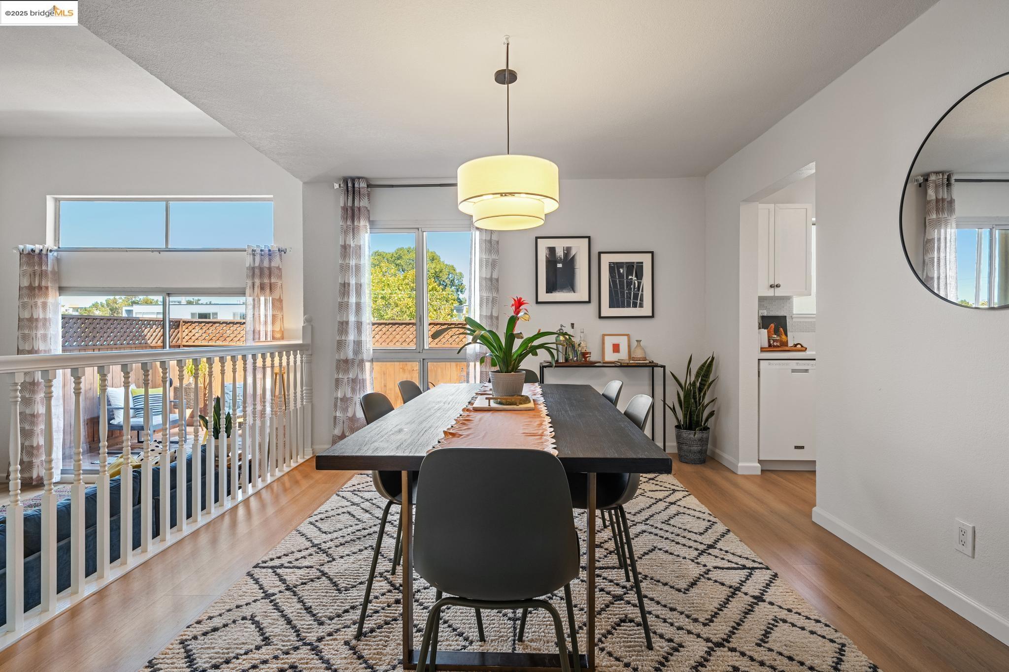 Detail Gallery Image 7 of 34 For 466 Crescent St #401,  Oakland,  CA 94610 - 3 Beds | 2 Baths