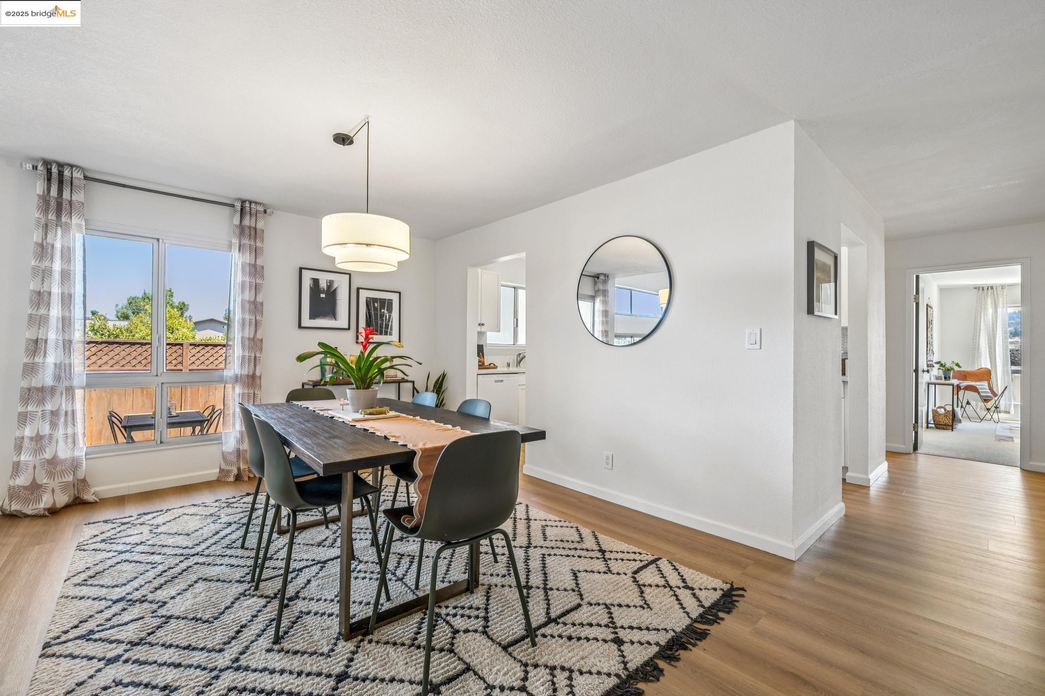 Detail Gallery Image 8 of 34 For 466 Crescent St #401,  Oakland,  CA 94610 - 3 Beds | 2 Baths