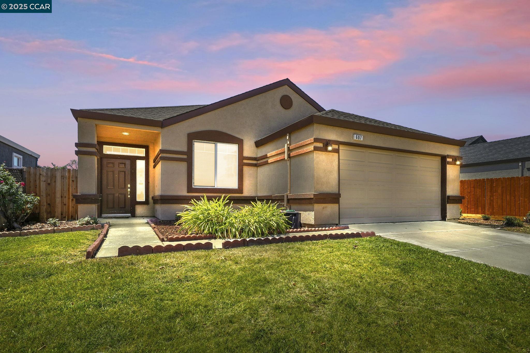 Detail Gallery Image 1 of 31 For 697 Anderson Way, Rio Vista,  CA 94571 - 3 Beds | 2 Baths