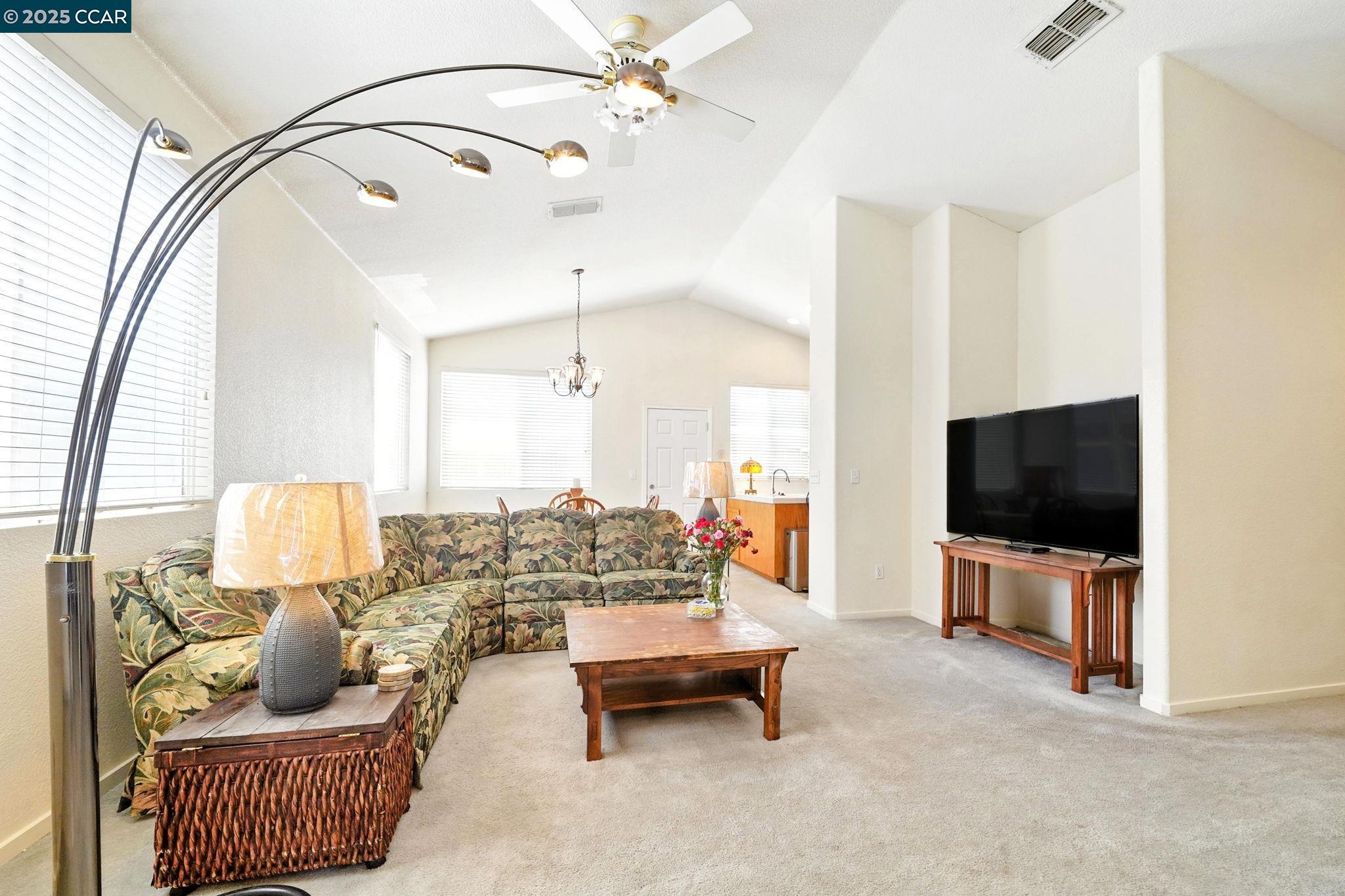 Detail Gallery Image 4 of 31 For 697 Anderson Way, Rio Vista,  CA 94571 - 3 Beds | 2 Baths