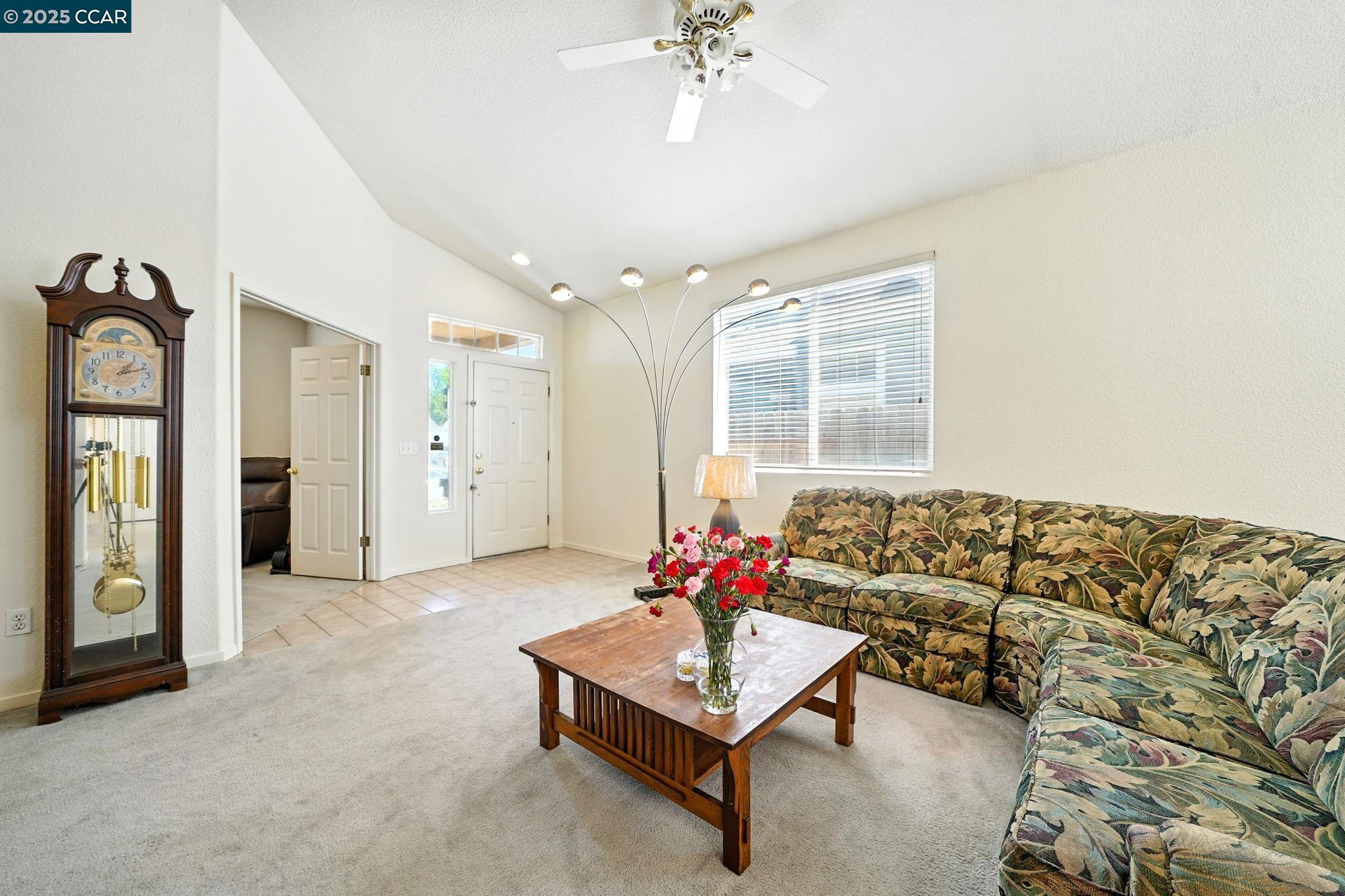 Detail Gallery Image 5 of 31 For 697 Anderson Way, Rio Vista,  CA 94571 - 3 Beds | 2 Baths