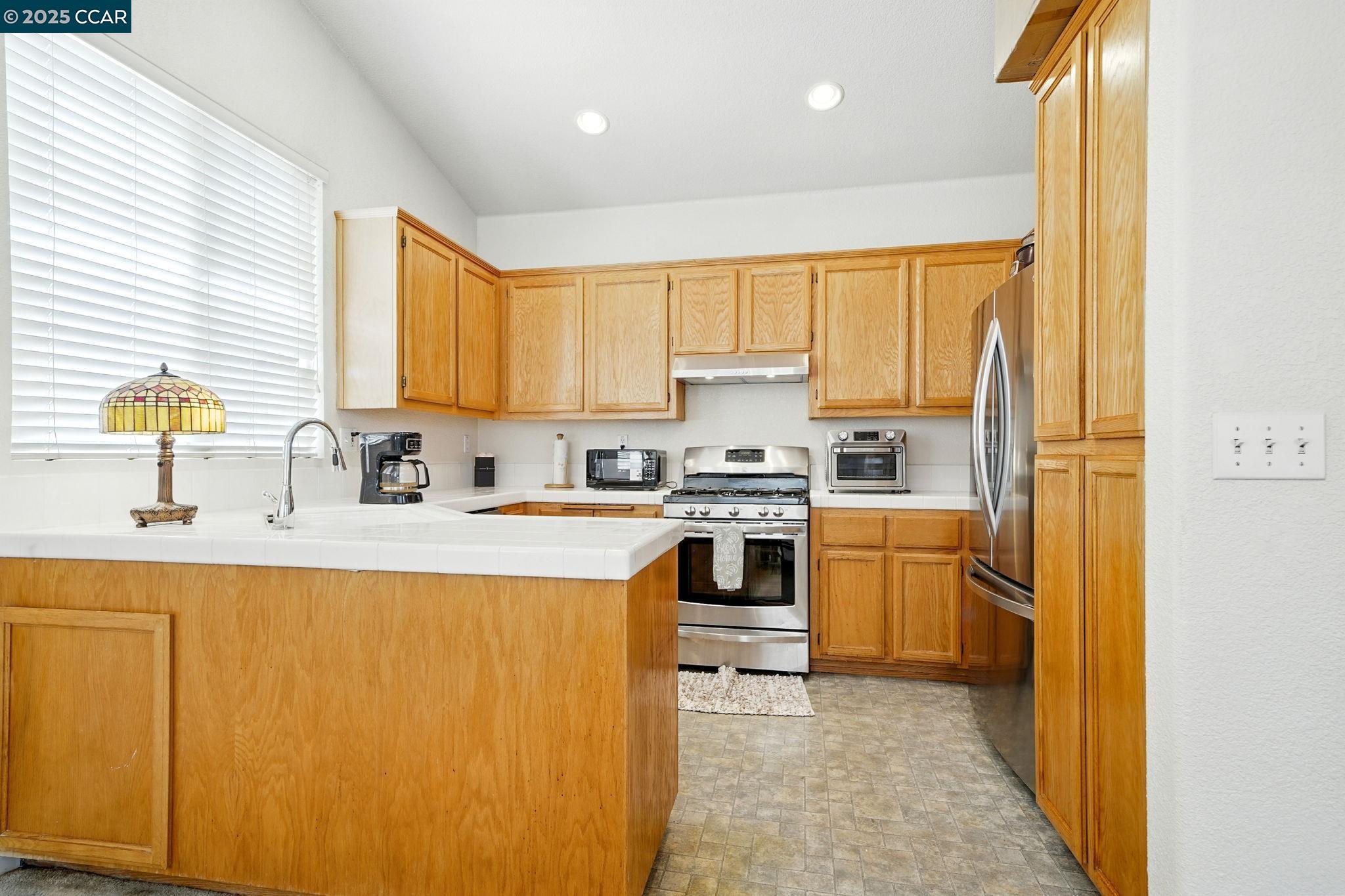 Detail Gallery Image 8 of 31 For 697 Anderson Way, Rio Vista,  CA 94571 - 3 Beds | 2 Baths