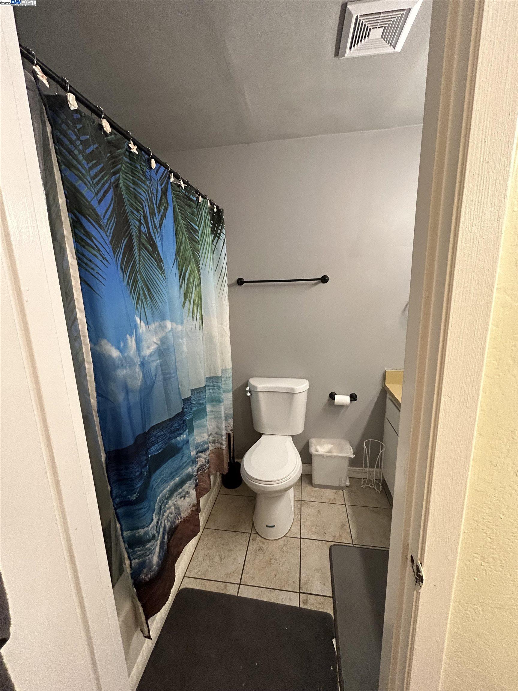 Detail Gallery Image 12 of 15 For 900 Southhampton Rd #24,  Benicia,  CA 94510 - 3 Beds | 1/1 Baths