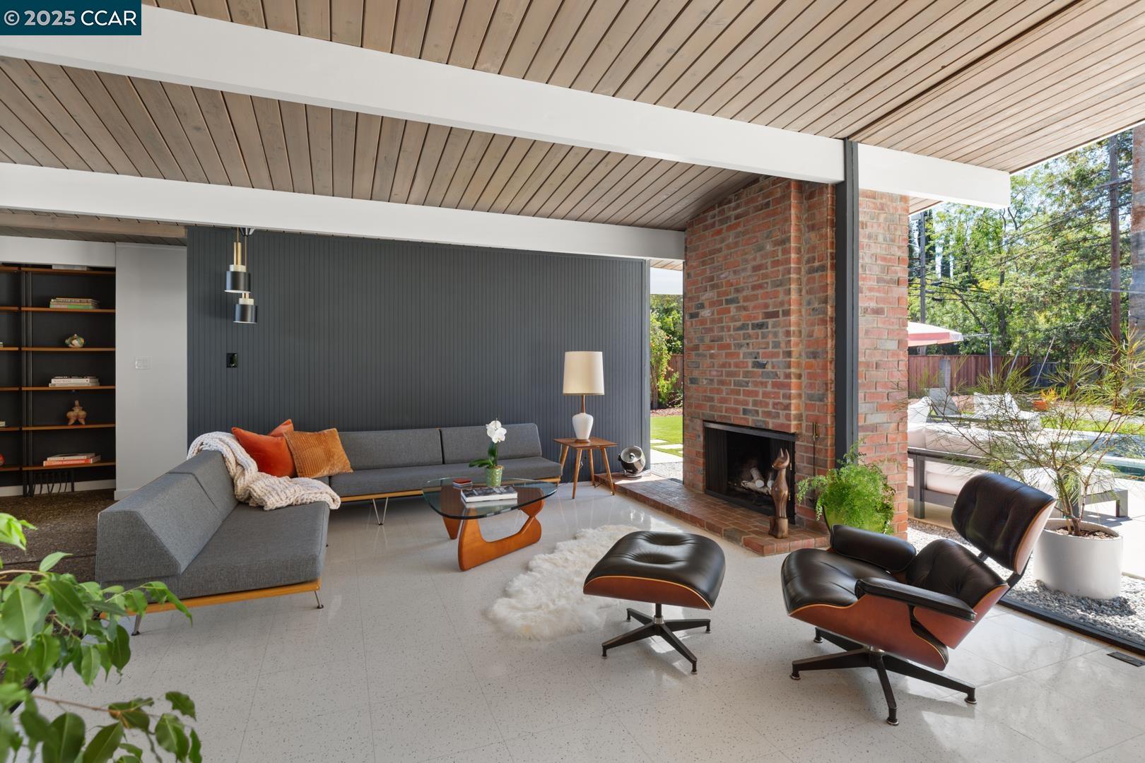 Detail Gallery Image 11 of 60 For 3772 Gainsborough Dr, Concord,  CA 94518 - 4 Beds | 2 Baths