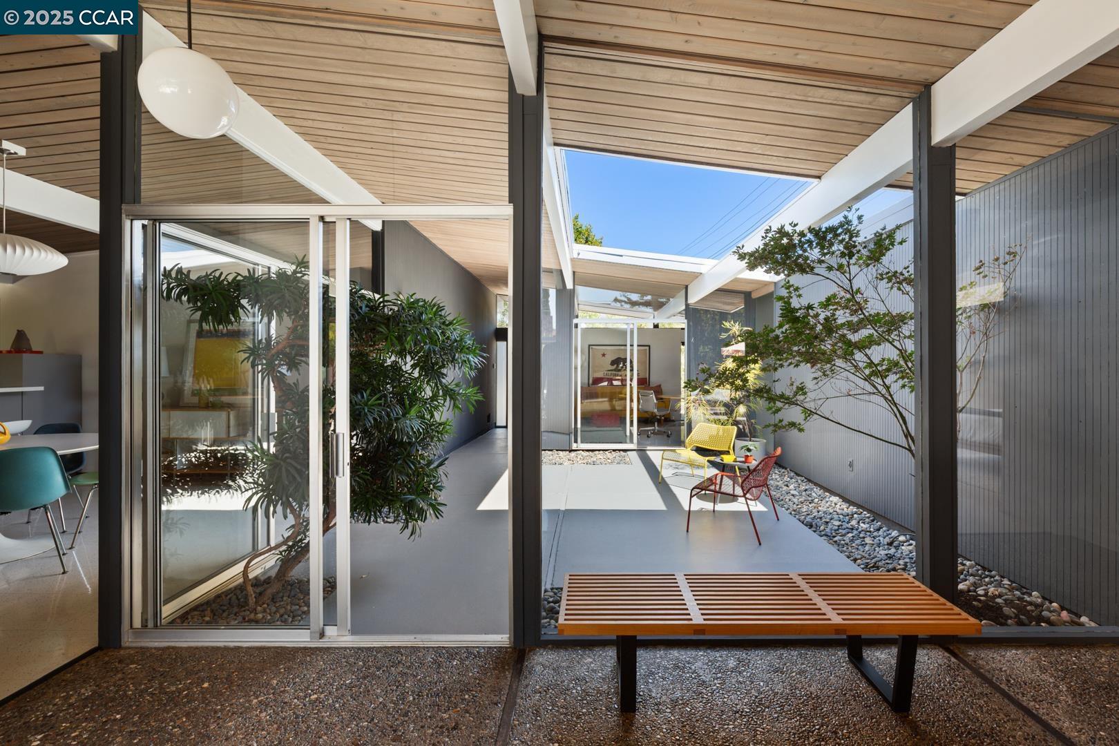 Detail Gallery Image 17 of 60 For 3772 Gainsborough Dr, Concord,  CA 94518 - 4 Beds | 2 Baths