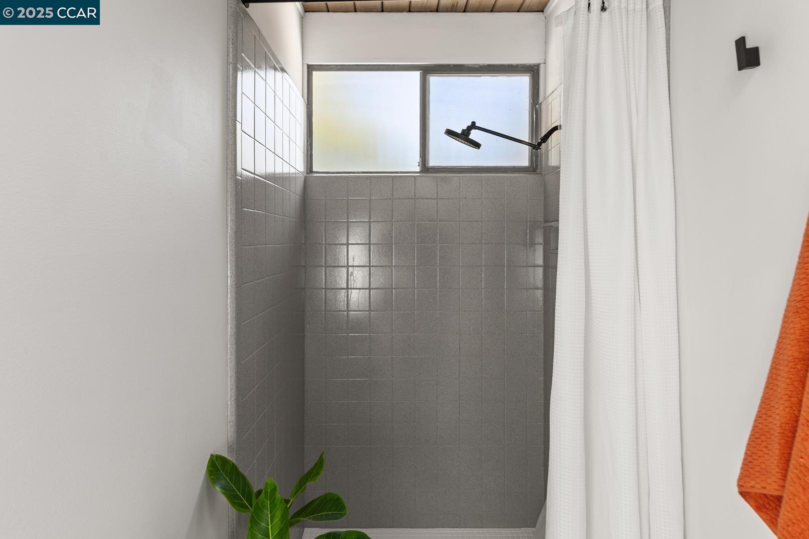 Detail Gallery Image 33 of 60 For 3772 Gainsborough Dr, Concord,  CA 94518 - 4 Beds | 2 Baths