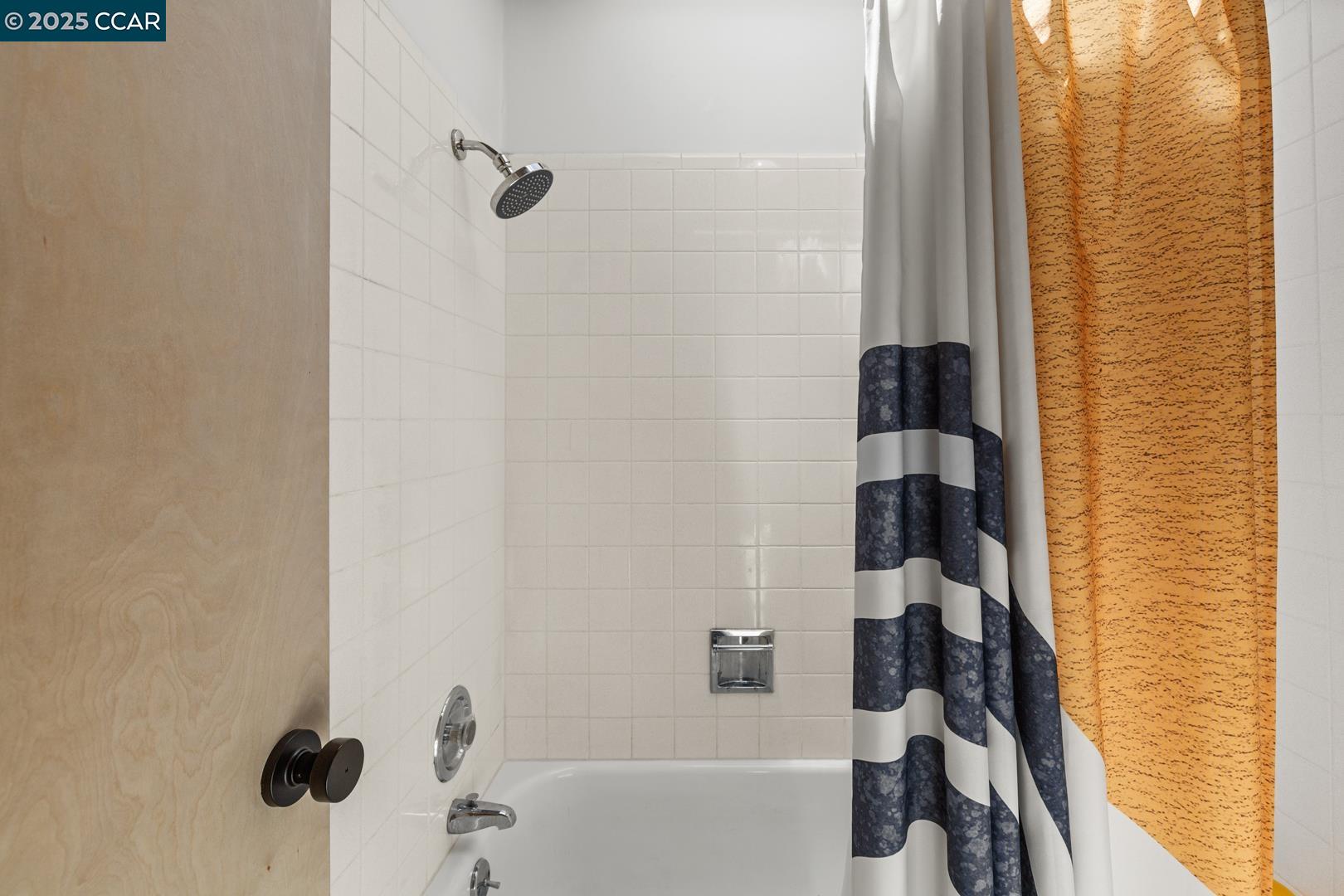 Detail Gallery Image 41 of 60 For 3772 Gainsborough Dr, Concord,  CA 94518 - 4 Beds | 2 Baths