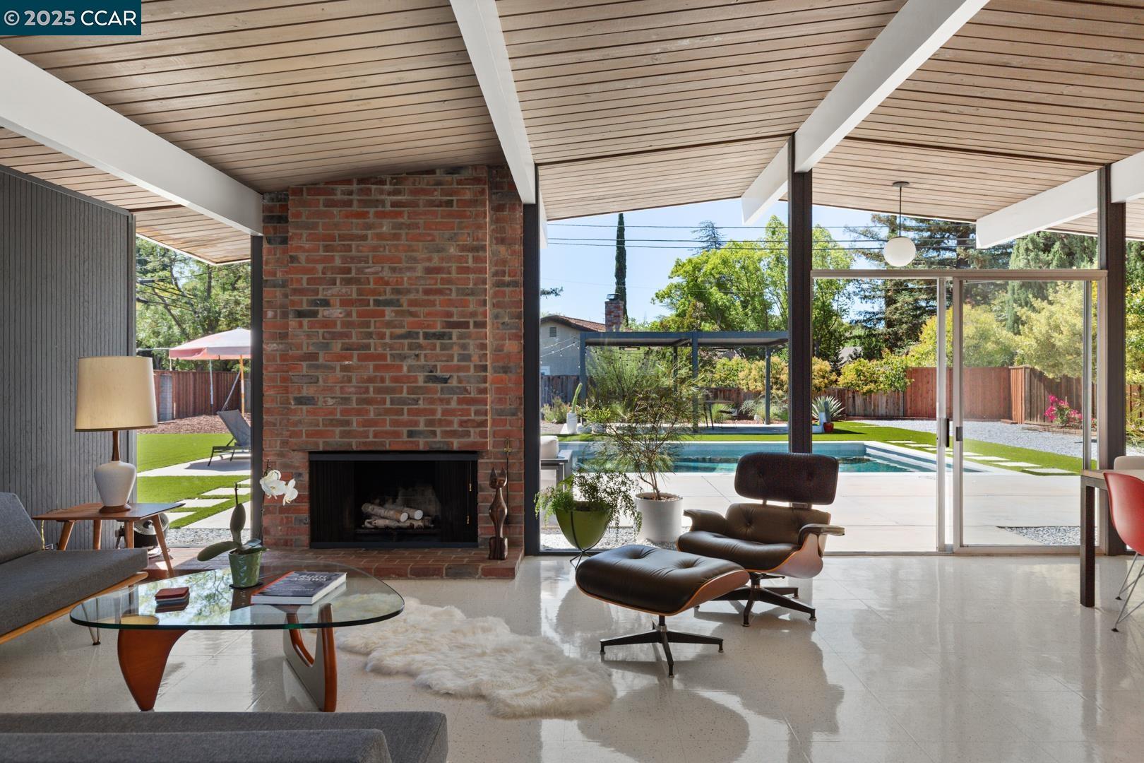 Detail Gallery Image 9 of 60 For 3772 Gainsborough Dr, Concord,  CA 94518 - 4 Beds | 2 Baths