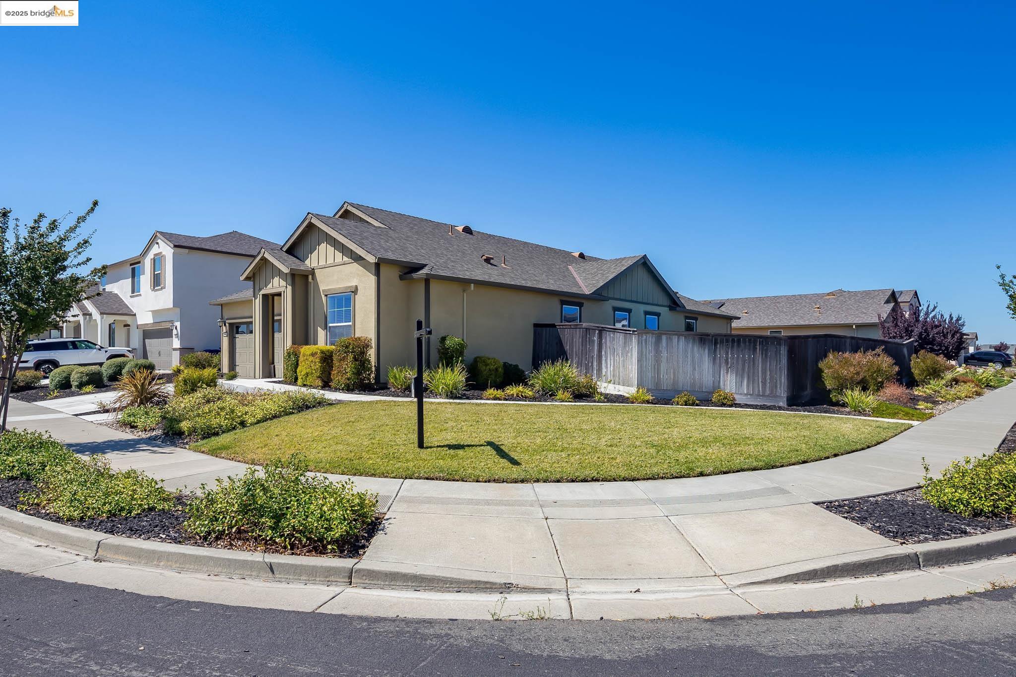 Detail Gallery Image 3 of 35 For 4508 Lincoln Lndg, Rio Vista,  CA 94571 - 4 Beds | 2 Baths