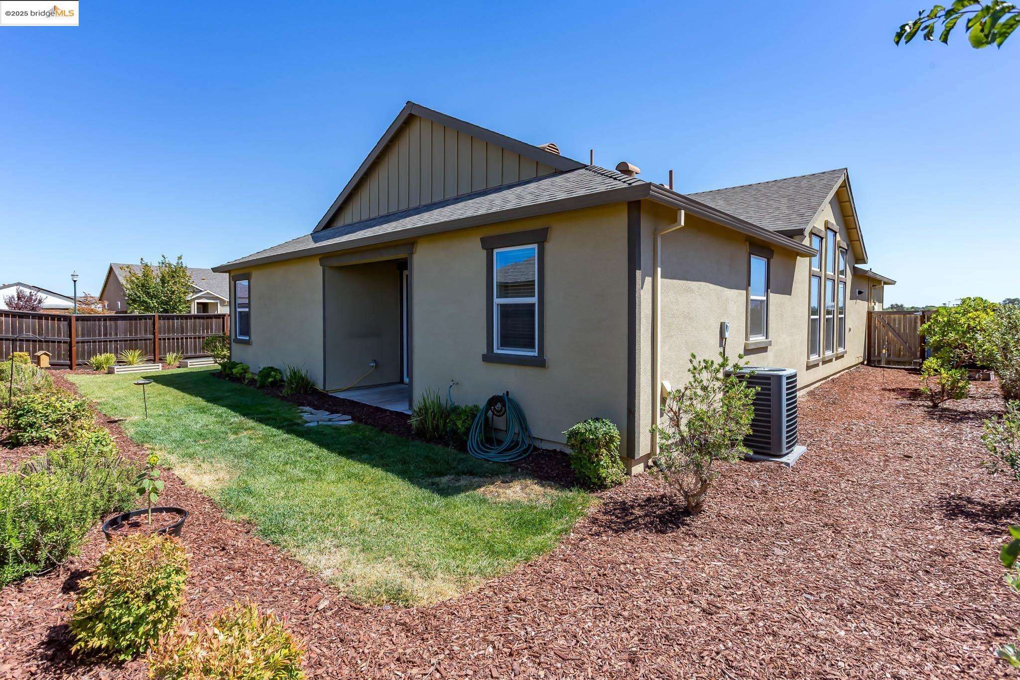 Detail Gallery Image 27 of 35 For 4508 Lincoln Lndg, Rio Vista,  CA 94571 - 4 Beds | 2 Baths