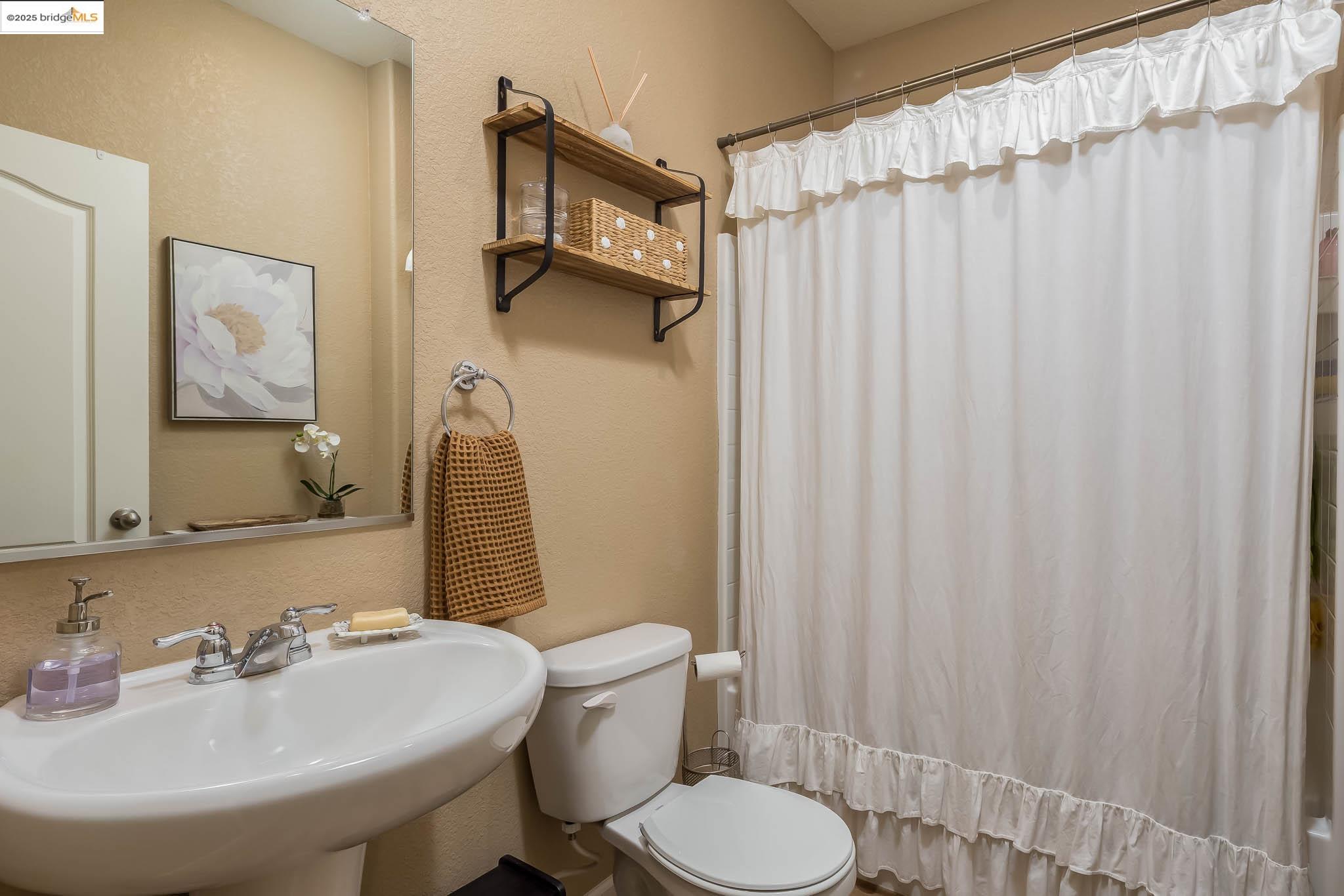 Detail Gallery Image 10 of 35 For 4508 Lincoln Lndg, Rio Vista,  CA 94571 - 4 Beds | 2 Baths