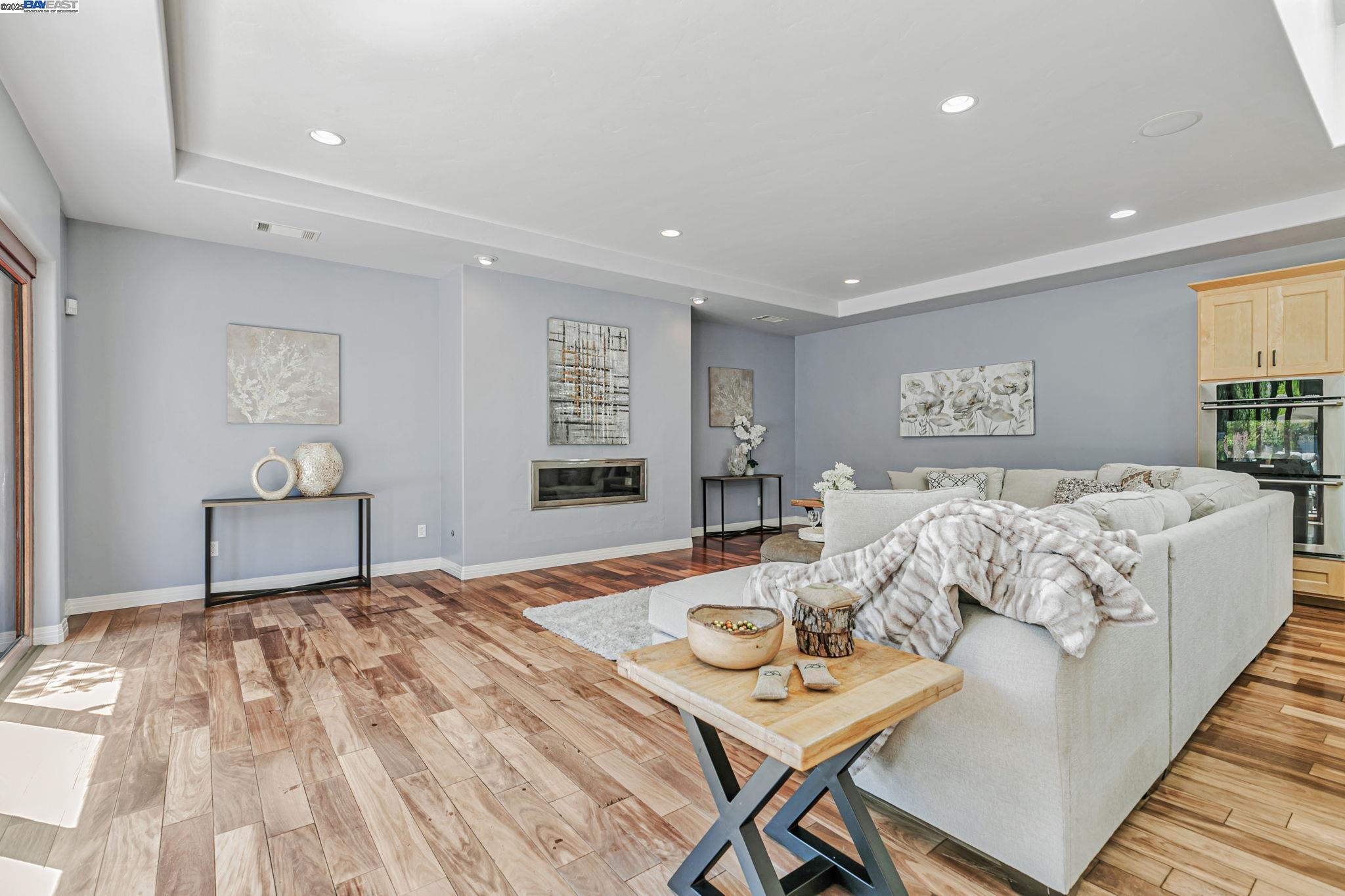Detail Gallery Image 12 of 58 For 105 Harold Ave, Santa Clara,  CA 95050-2033 - 4 Beds | 3 Baths
