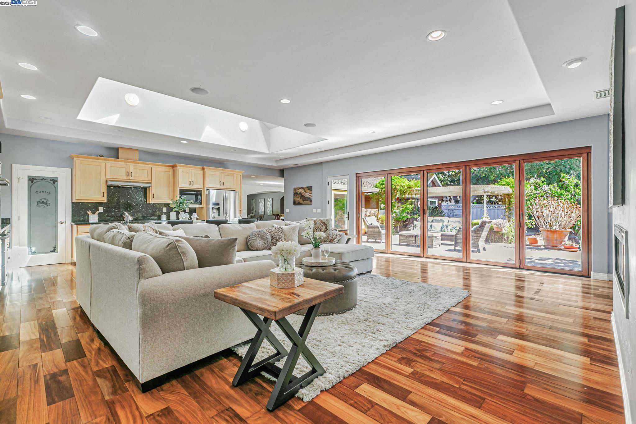 Detail Gallery Image 14 of 58 For 105 Harold Ave, Santa Clara,  CA 95050-2033 - 4 Beds | 3 Baths