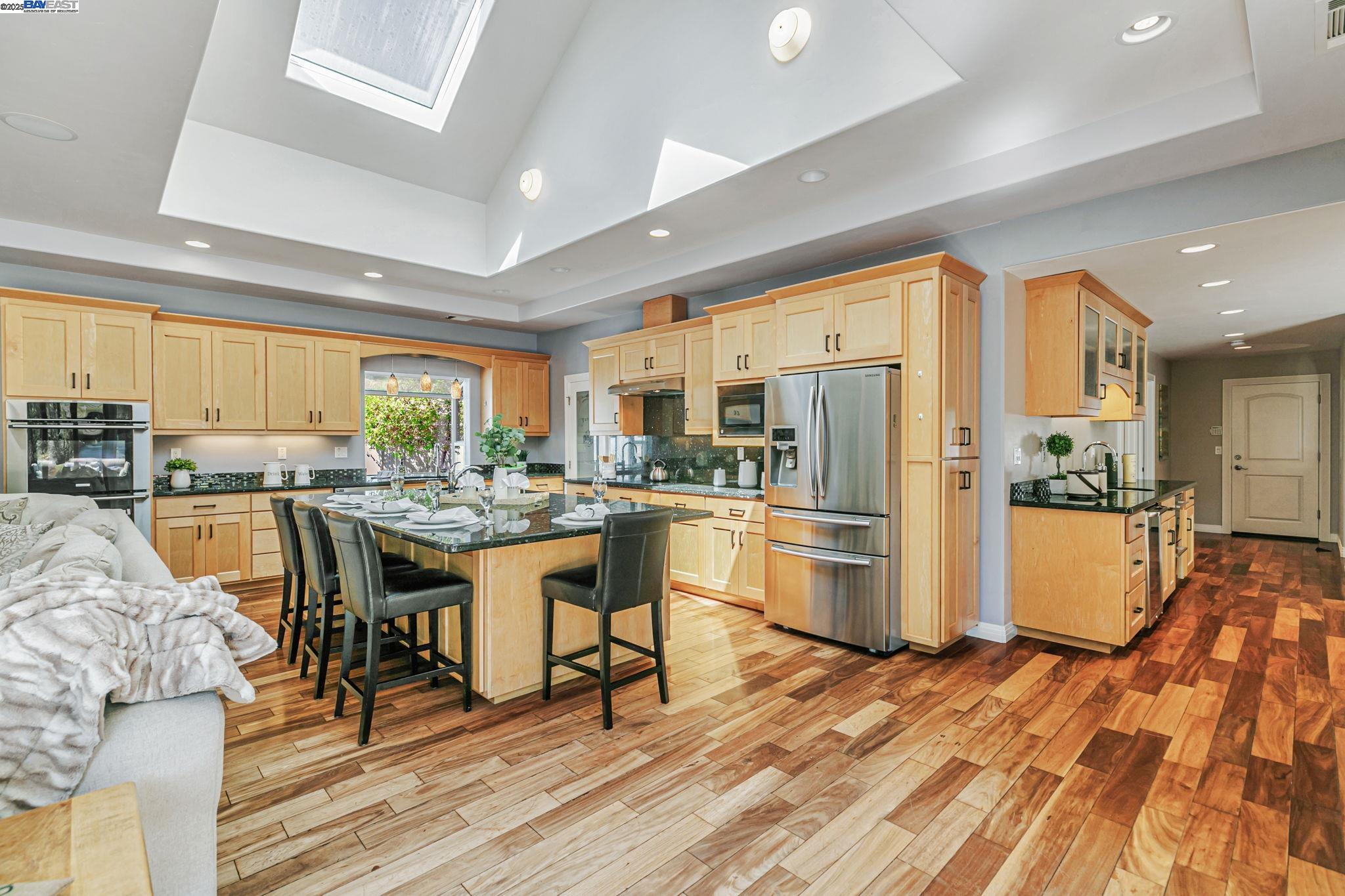 Detail Gallery Image 16 of 58 For 105 Harold Ave, Santa Clara,  CA 95050-2033 - 4 Beds | 3 Baths