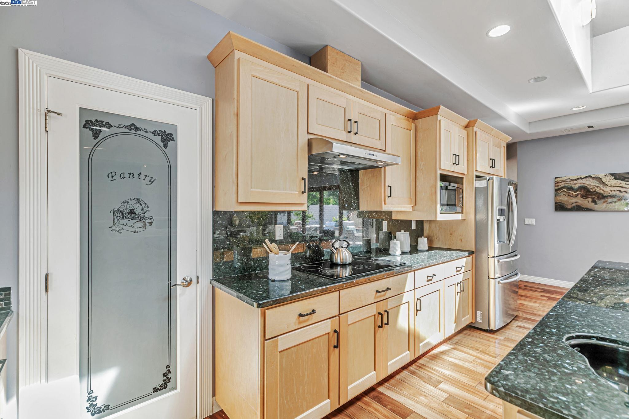 Detail Gallery Image 19 of 58 For 105 Harold Ave, Santa Clara,  CA 95050-2033 - 4 Beds | 3 Baths