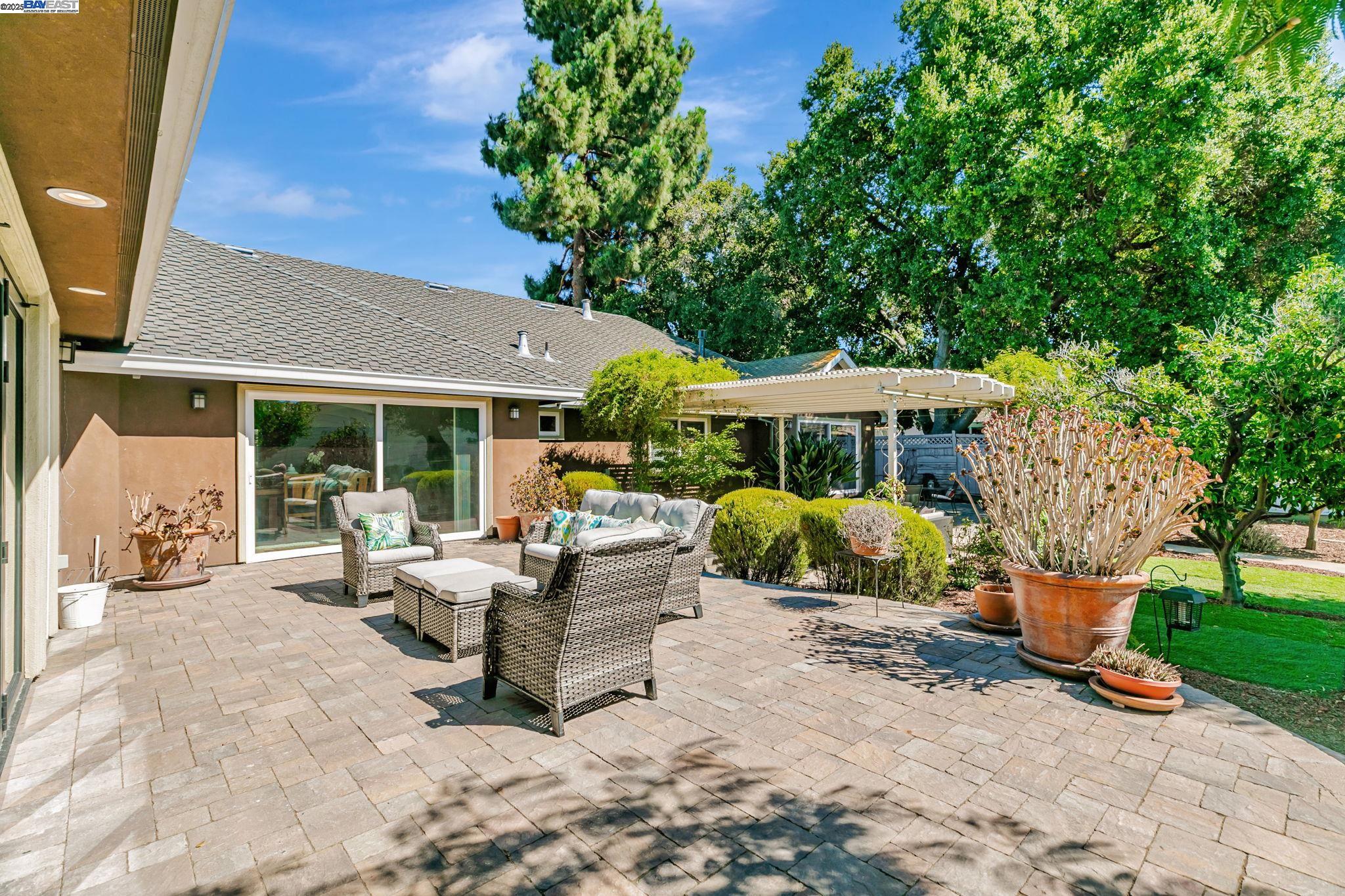Detail Gallery Image 43 of 58 For 105 Harold Ave, Santa Clara,  CA 95050-2033 - 4 Beds | 3 Baths