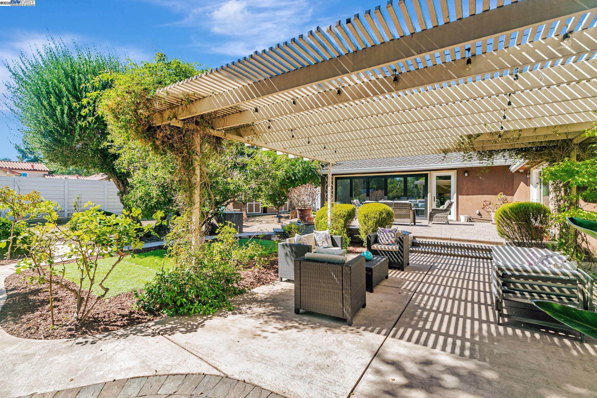 Detail Gallery Image 46 of 58 For 105 Harold Ave, Santa Clara,  CA 95050-2033 - 4 Beds | 3 Baths