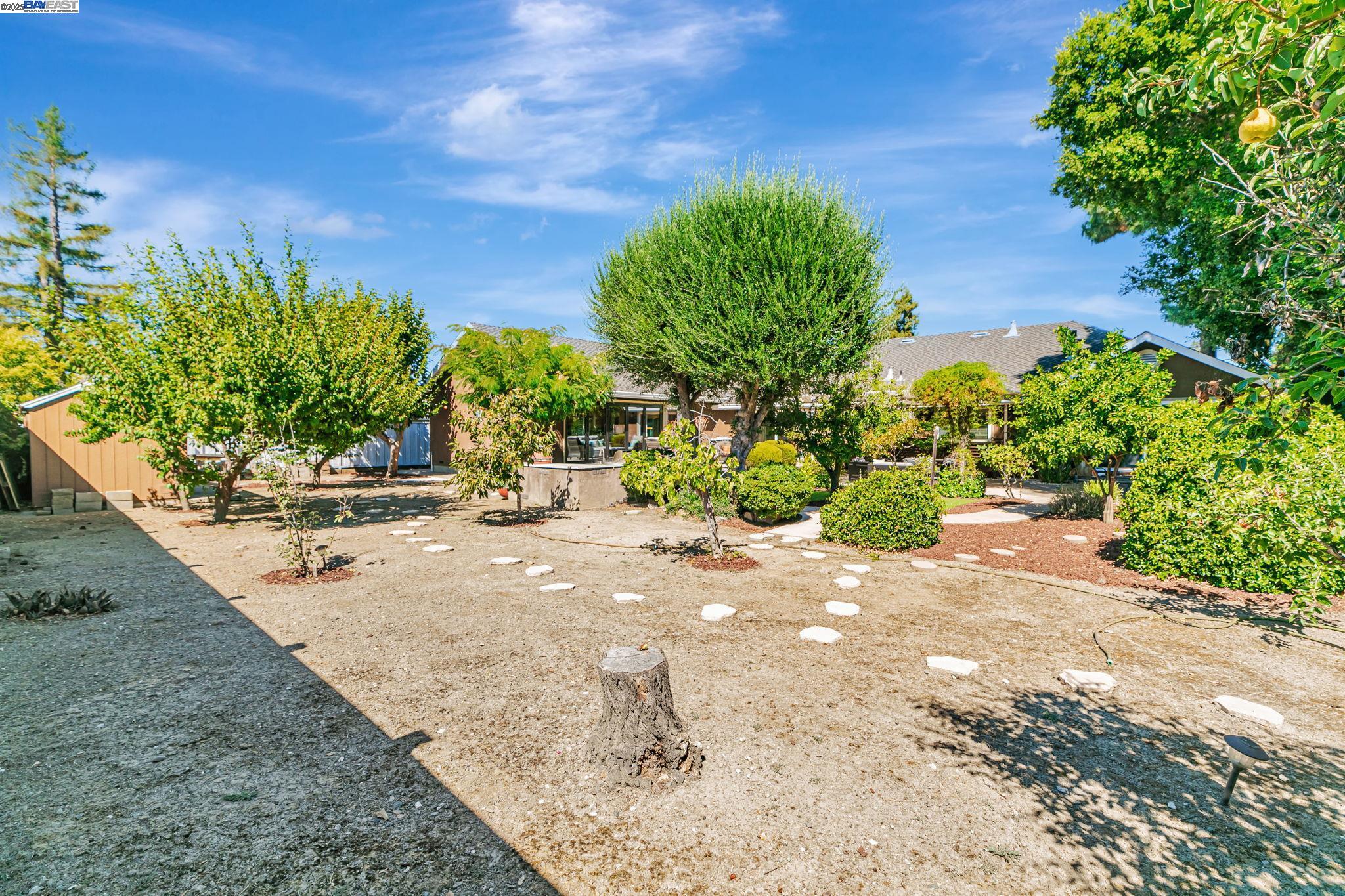 Detail Gallery Image 49 of 58 For 105 Harold Ave, Santa Clara,  CA 95050-2033 - 4 Beds | 3 Baths