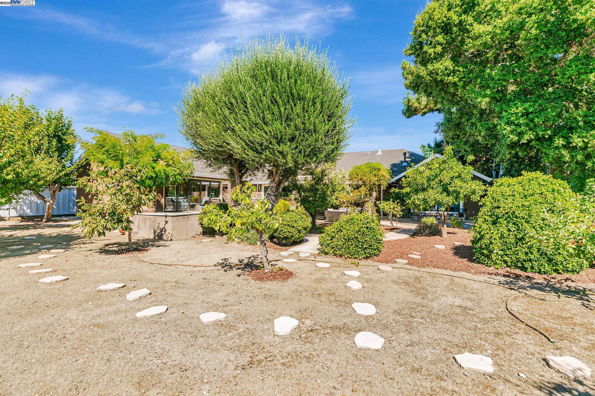 Detail Gallery Image 50 of 58 For 105 Harold Ave, Santa Clara,  CA 95050-2033 - 4 Beds | 3 Baths