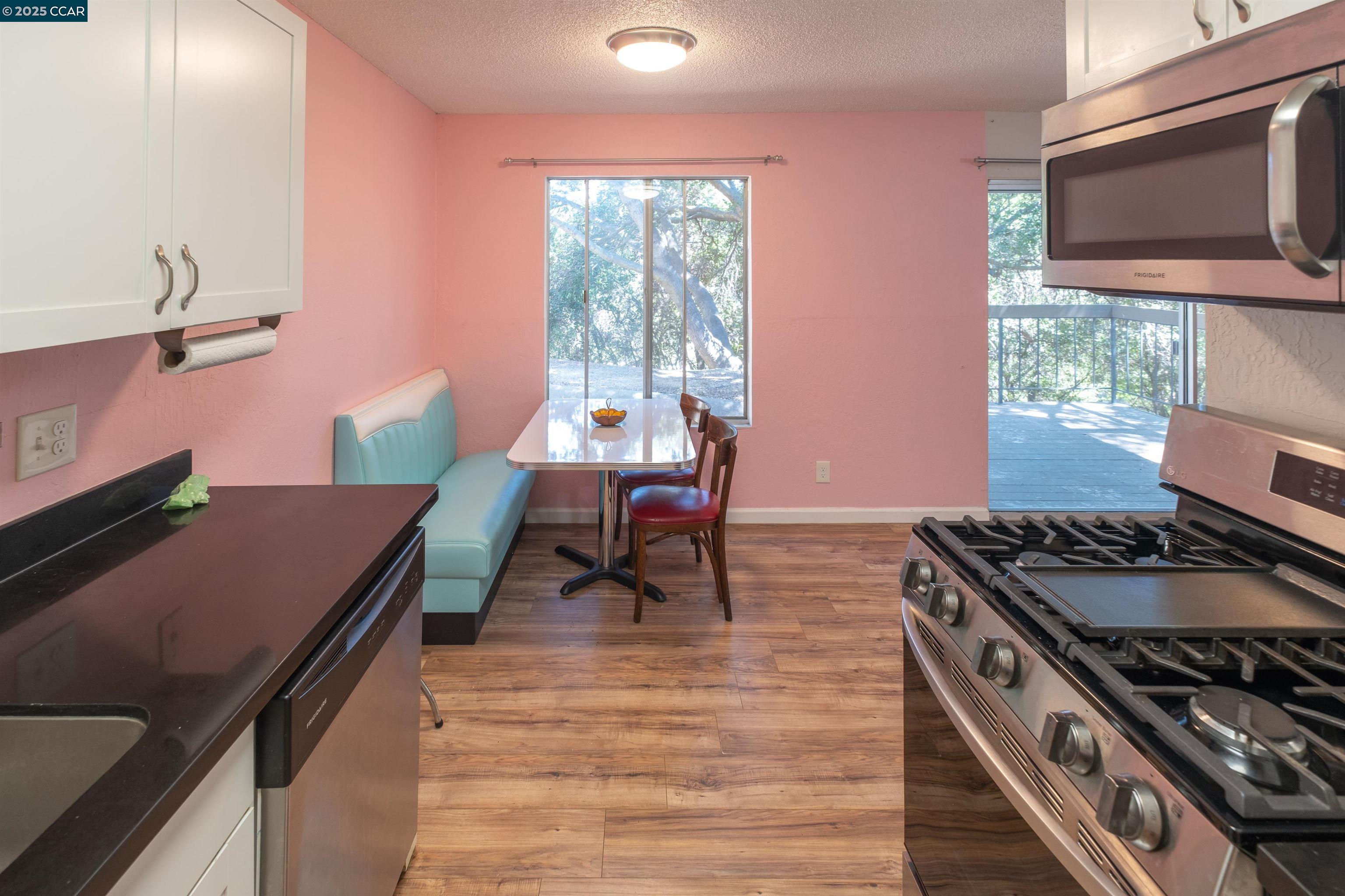 Detail Gallery Image 11 of 19 For 5310 Ridgeview Cir #1,  El Sobrante,  CA 94803 - 1 Beds | 1 Baths