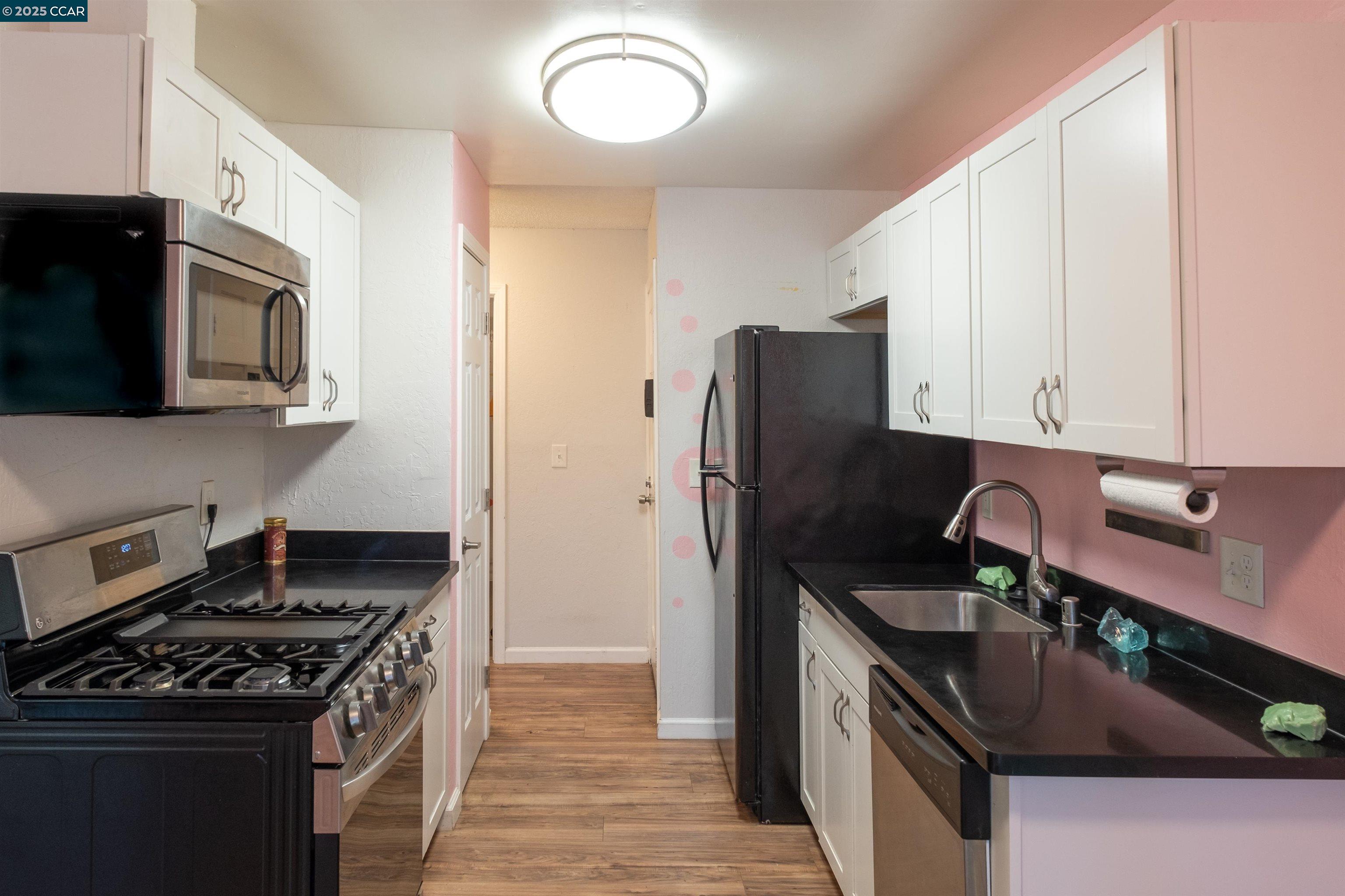 Detail Gallery Image 12 of 19 For 5310 Ridgeview Cir #1,  El Sobrante,  CA 94803 - 1 Beds | 1 Baths