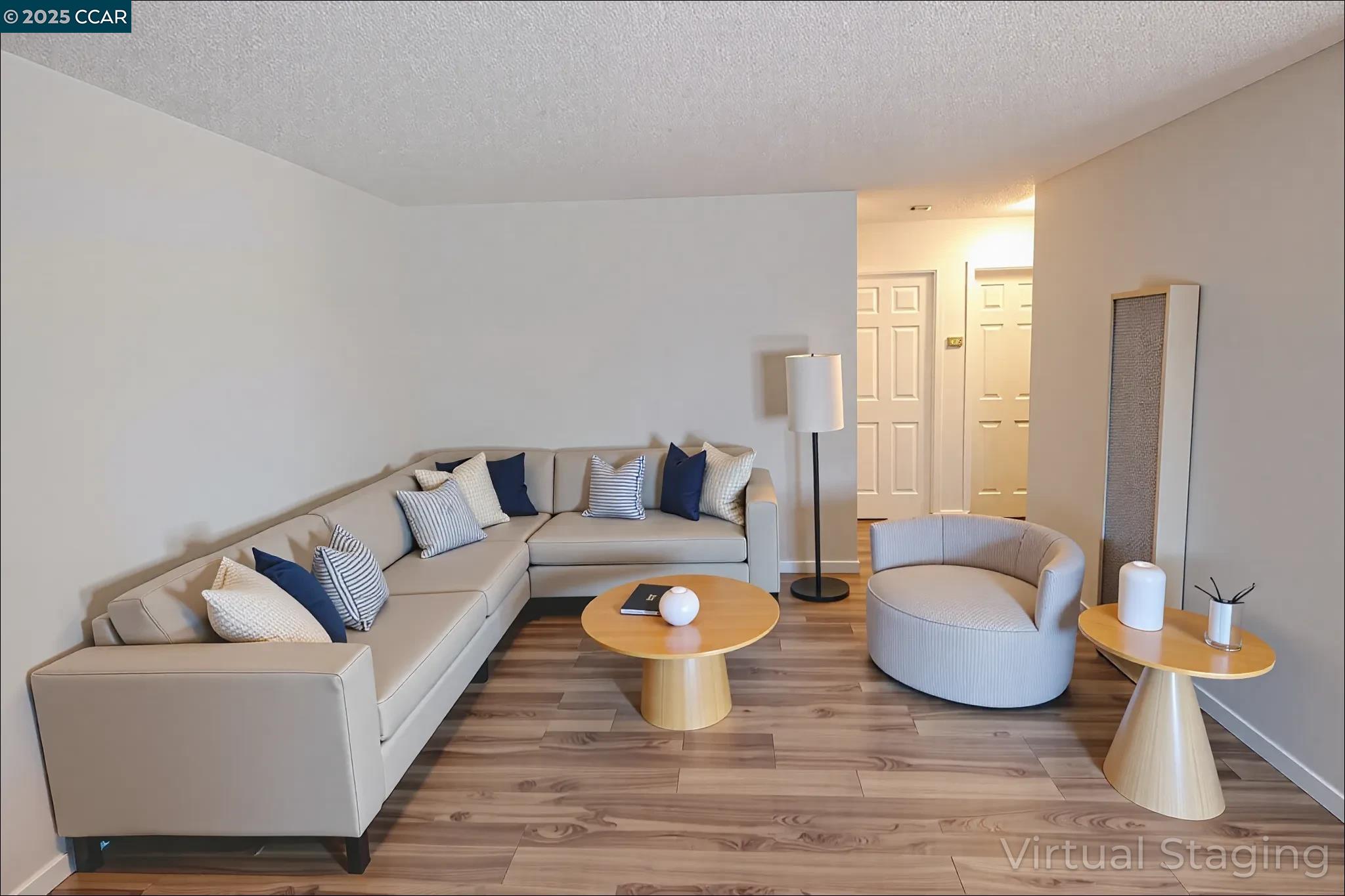 Detail Gallery Image 3 of 19 For 5310 Ridgeview Cir #1,  El Sobrante,  CA 94803 - 1 Beds | 1 Baths