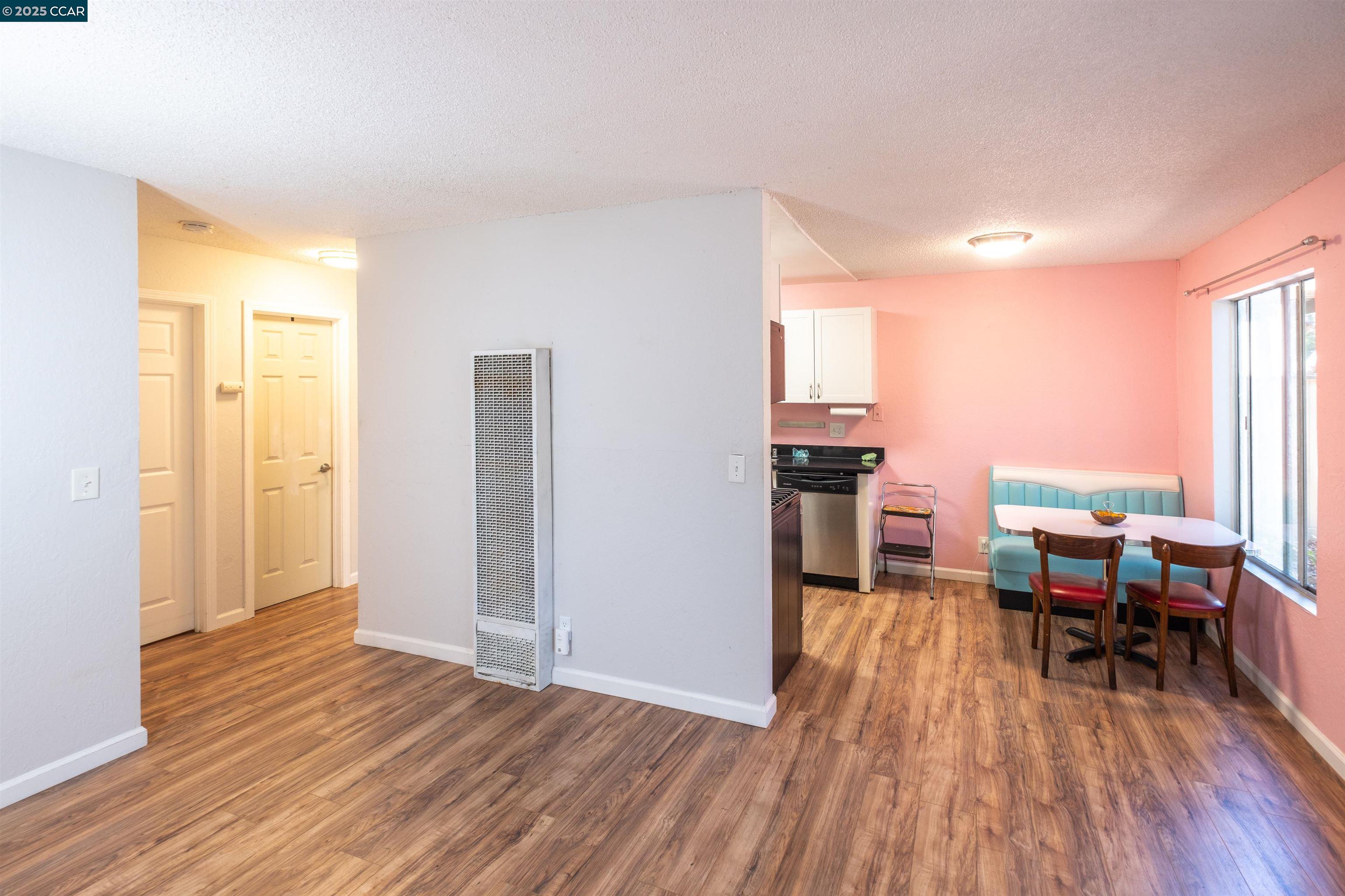 Detail Gallery Image 6 of 19 For 5310 Ridgeview Cir #1,  El Sobrante,  CA 94803 - 1 Beds | 1 Baths