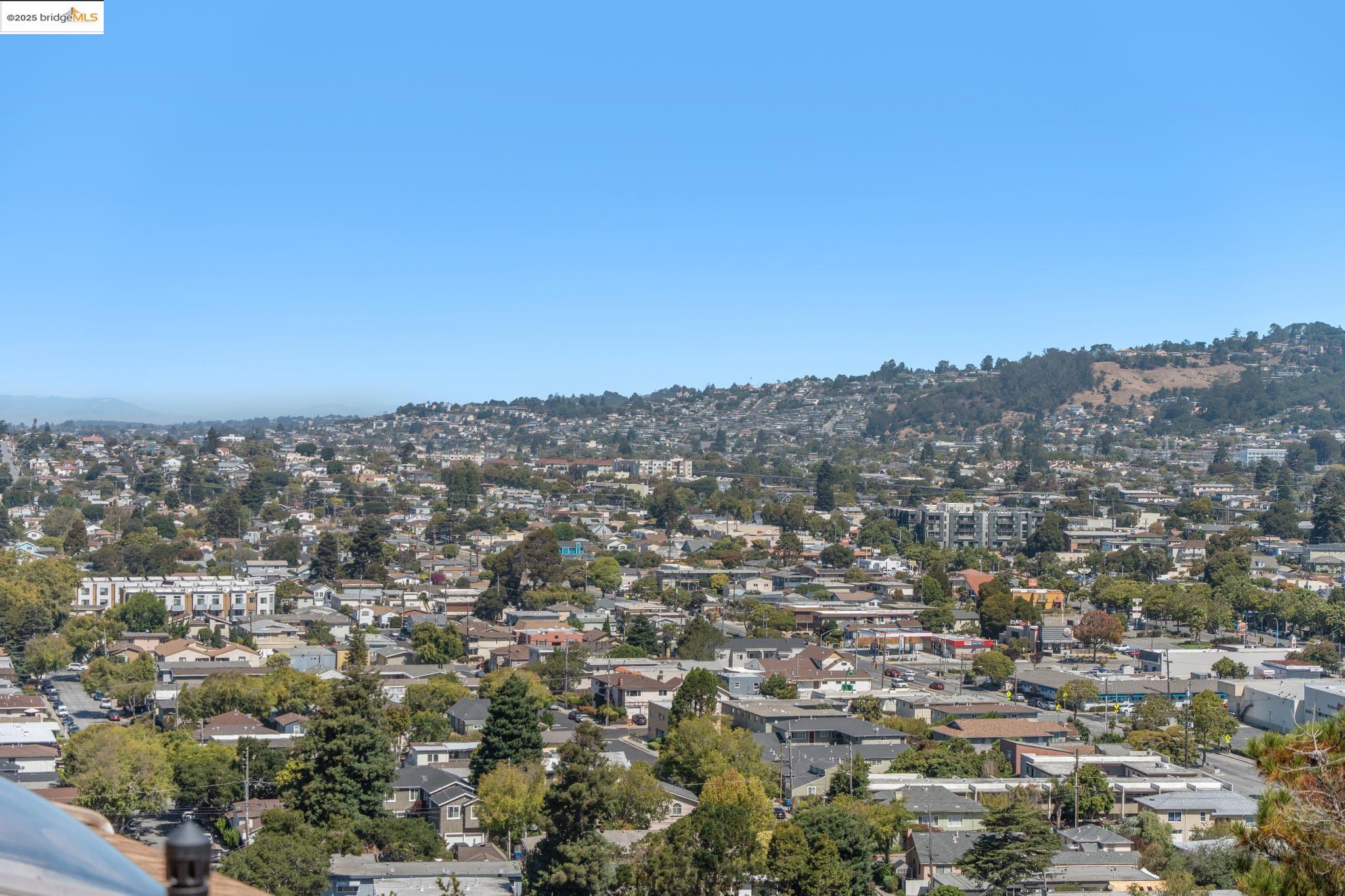 Detail Gallery Image 12 of 36 For 535 Jackson St #B,  Albany,  CA 94706 - 2 Beds | 2 Baths