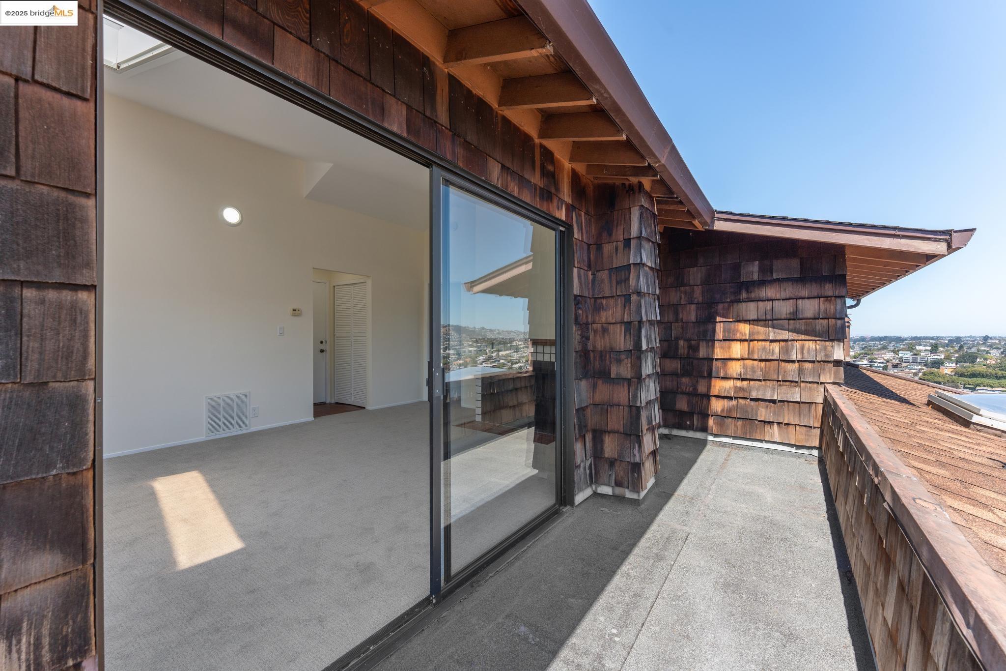 Detail Gallery Image 14 of 36 For 535 Jackson St #B,  Albany,  CA 94706 - 2 Beds | 2 Baths