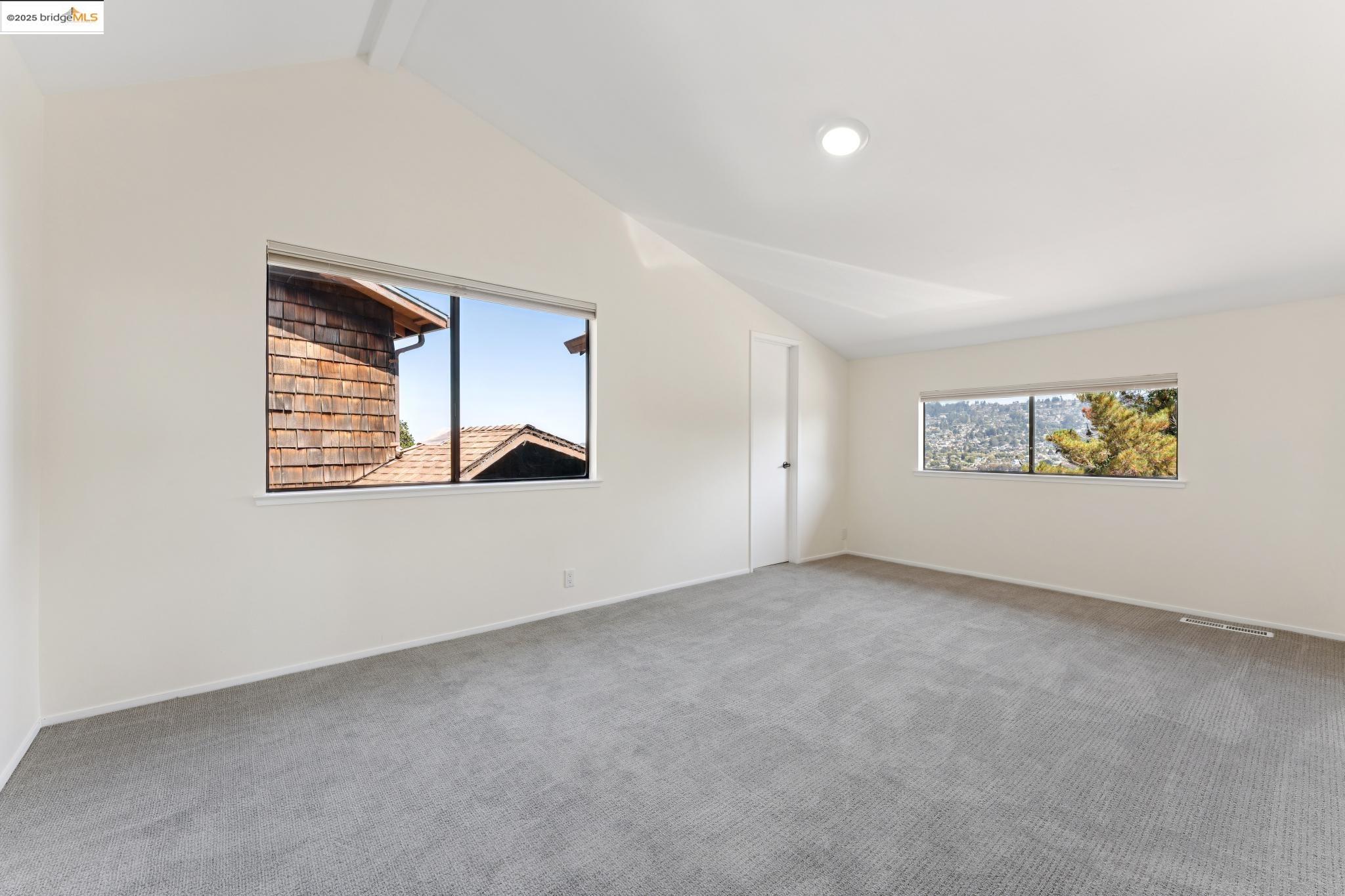 Detail Gallery Image 25 of 36 For 535 Jackson St #B,  Albany,  CA 94706 - 2 Beds | 2 Baths