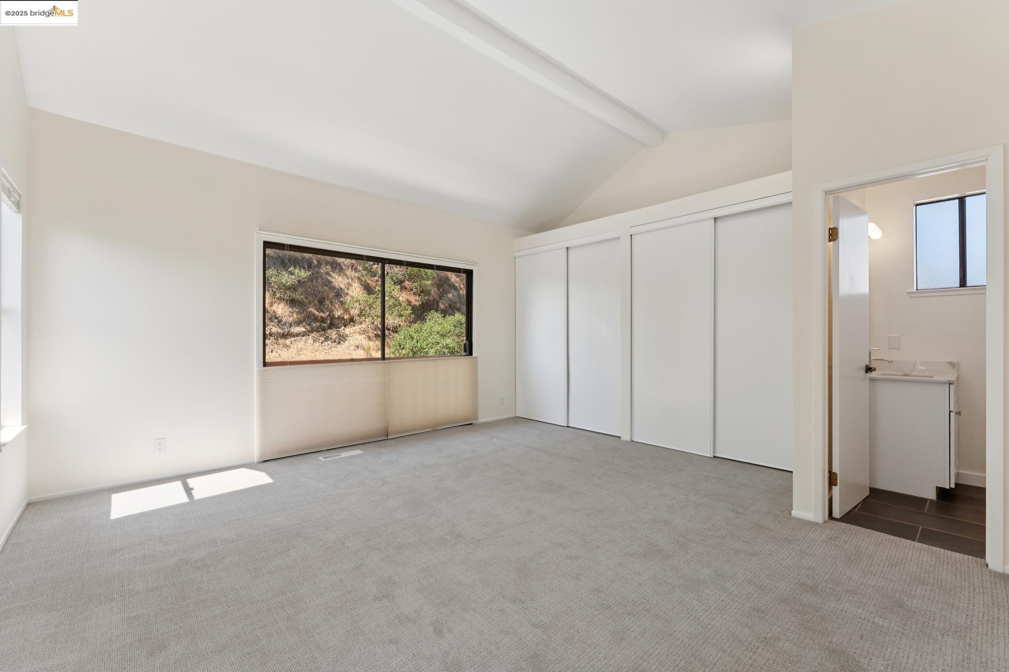 Detail Gallery Image 32 of 36 For 535 Jackson St #B,  Albany,  CA 94706 - 2 Beds | 2 Baths