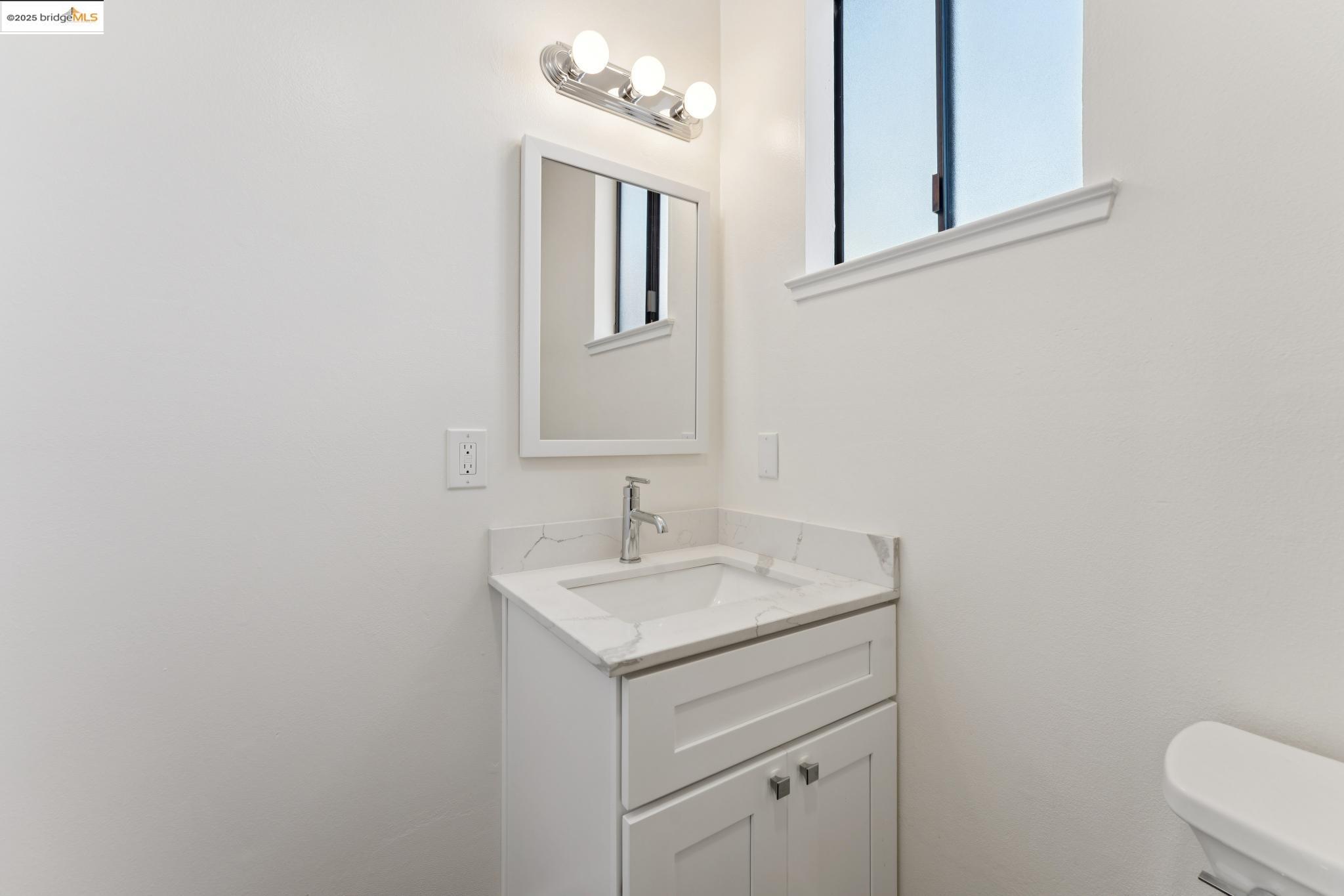 Detail Gallery Image 36 of 36 For 535 Jackson St #B,  Albany,  CA 94706 - 2 Beds | 2 Baths