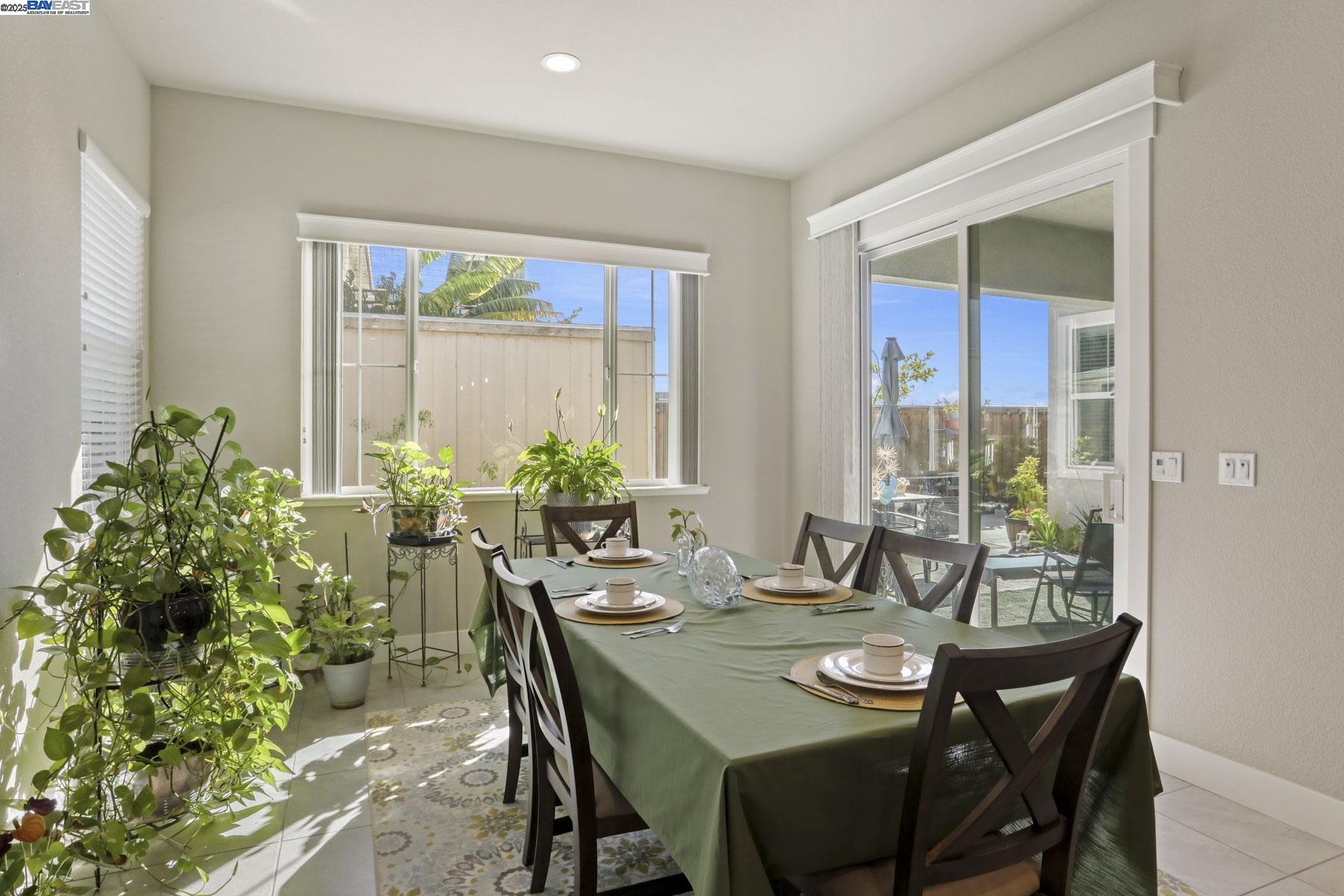 Detail Gallery Image 16 of 42 For 2595 Garden Farms Ave, Lathrop,  CA 95330 - 3 Beds | 2/1 Baths
